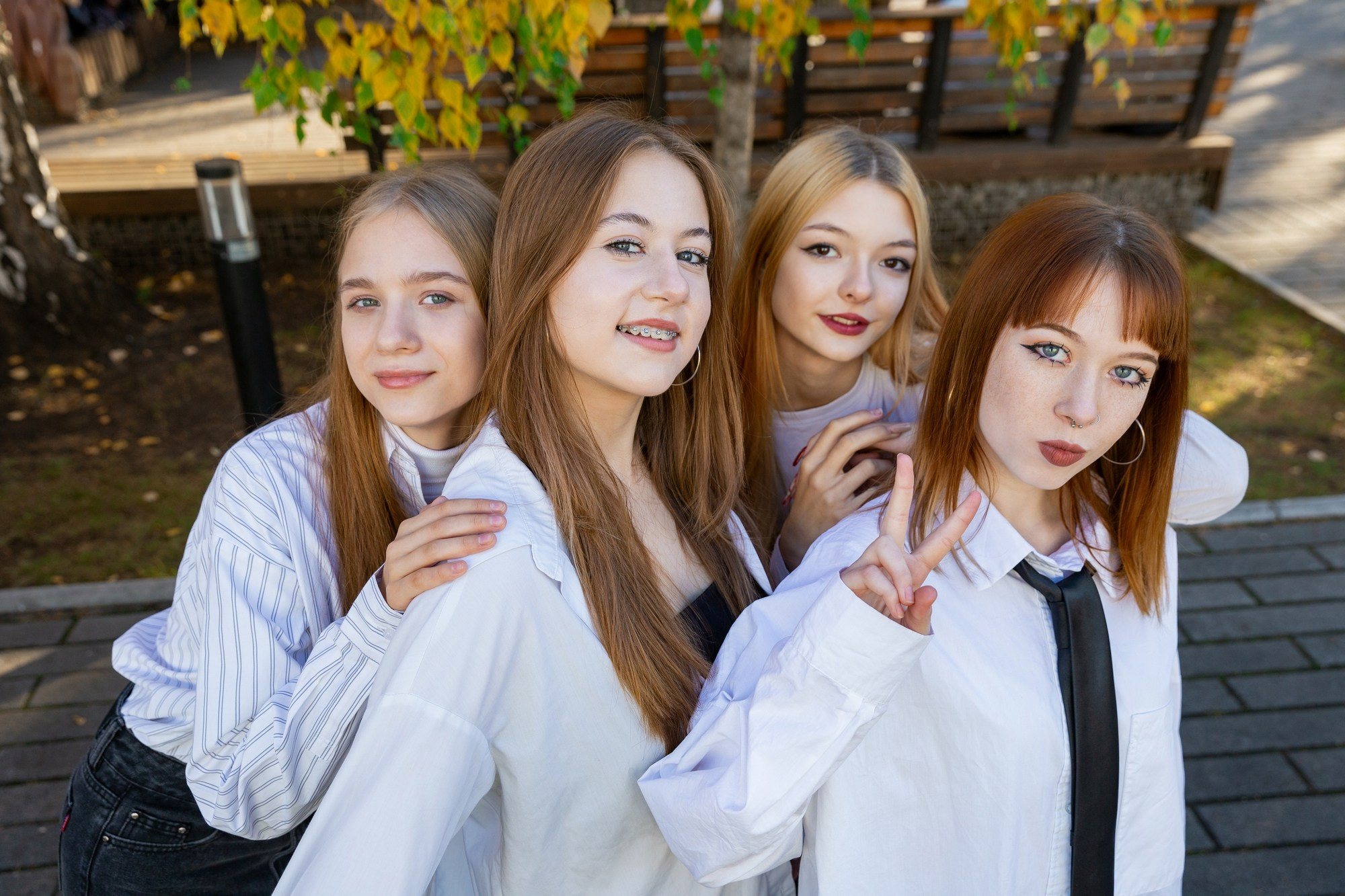 Идеи для школьной фотосессии осенью: 9 и 11 класс. СИГМА | Студия выпускных альбомов Красноярск