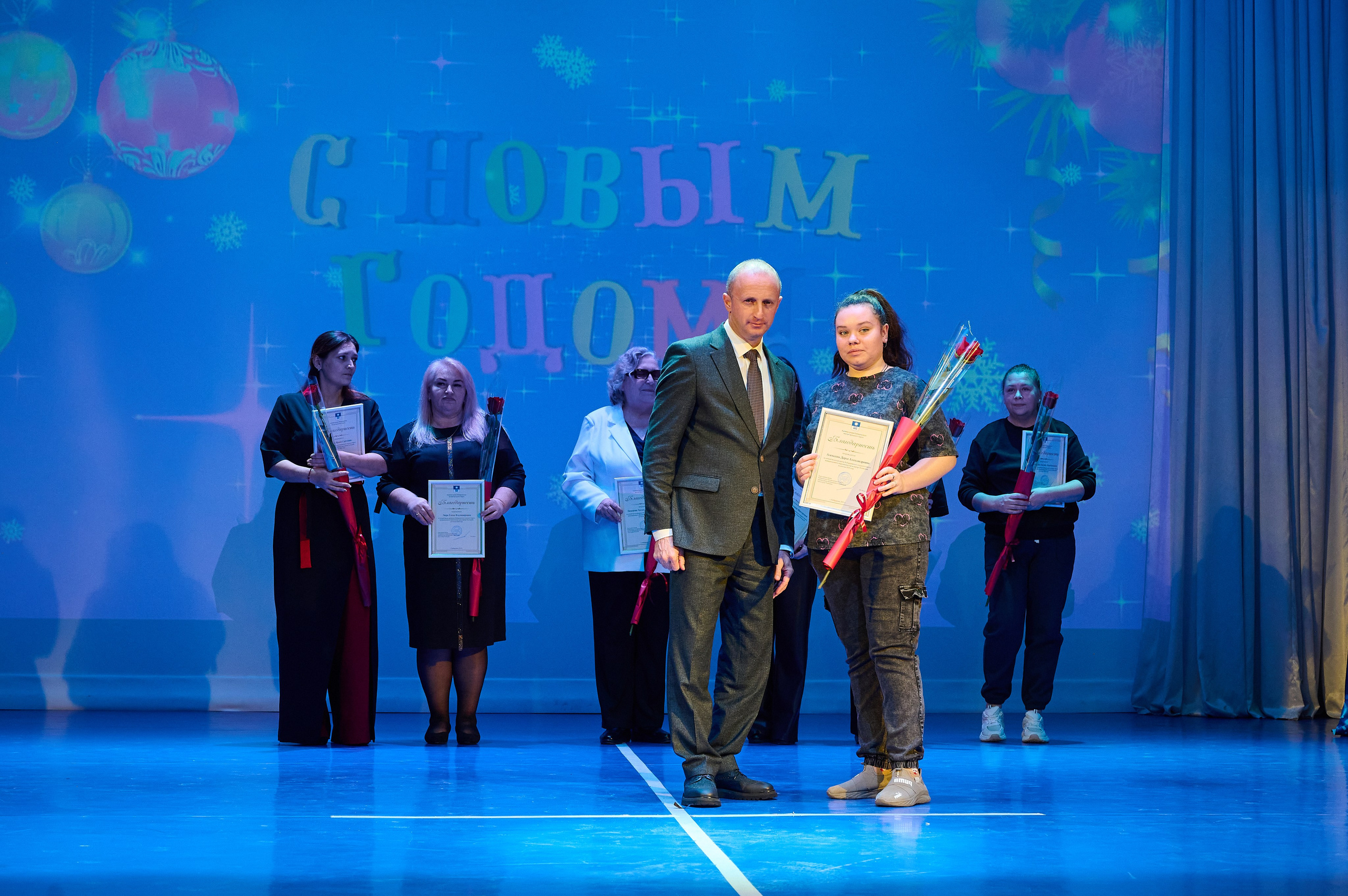 Коцерт НГ В ДК Марьина Роща. Жизнь курорта Кабардинка в фотографиях