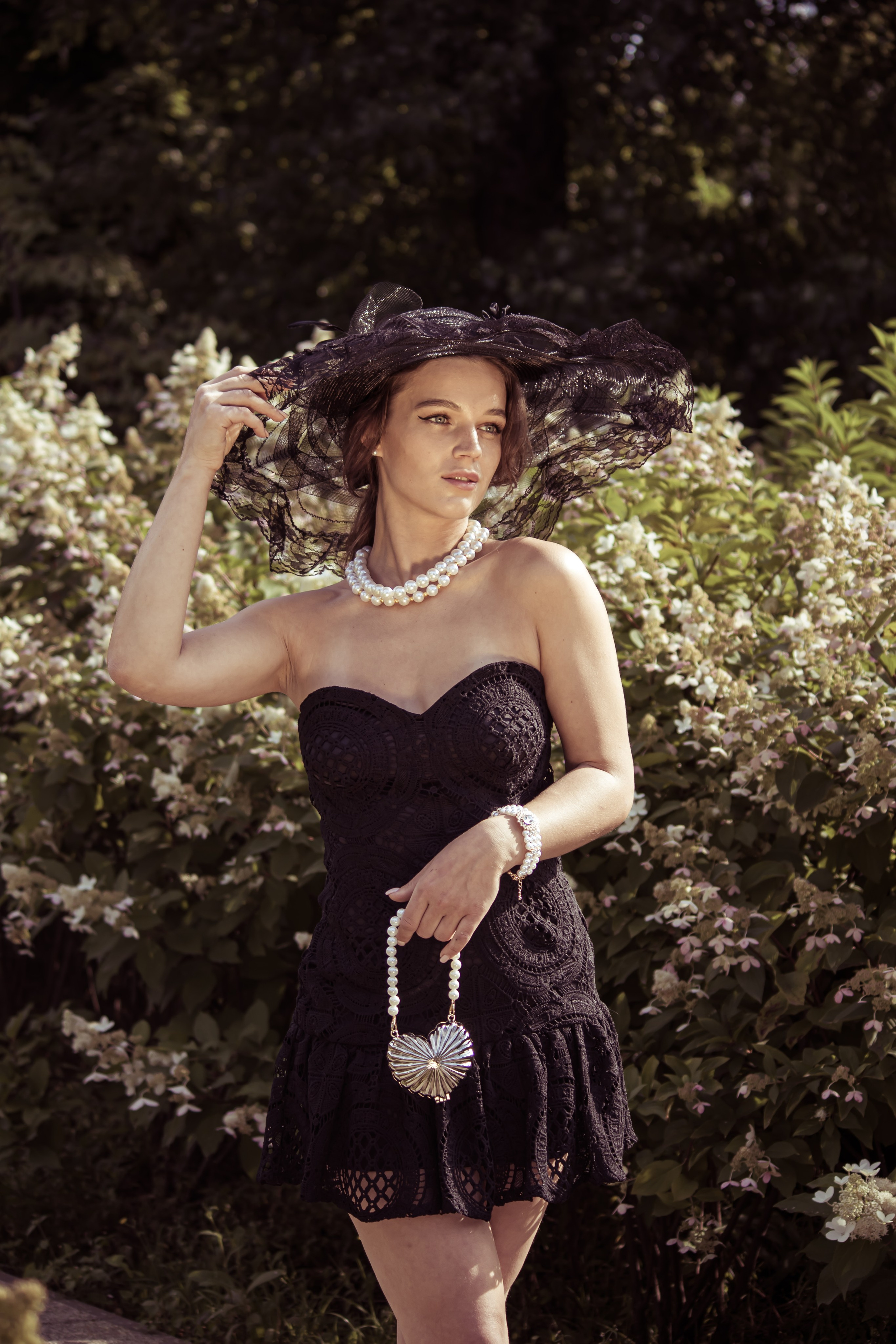 Фотосессия в стиле Vogue, fashion фотосессия, журнальная фотосессия, фотосессия в чёрном платье, элегантная фотосессия, женский портрет,