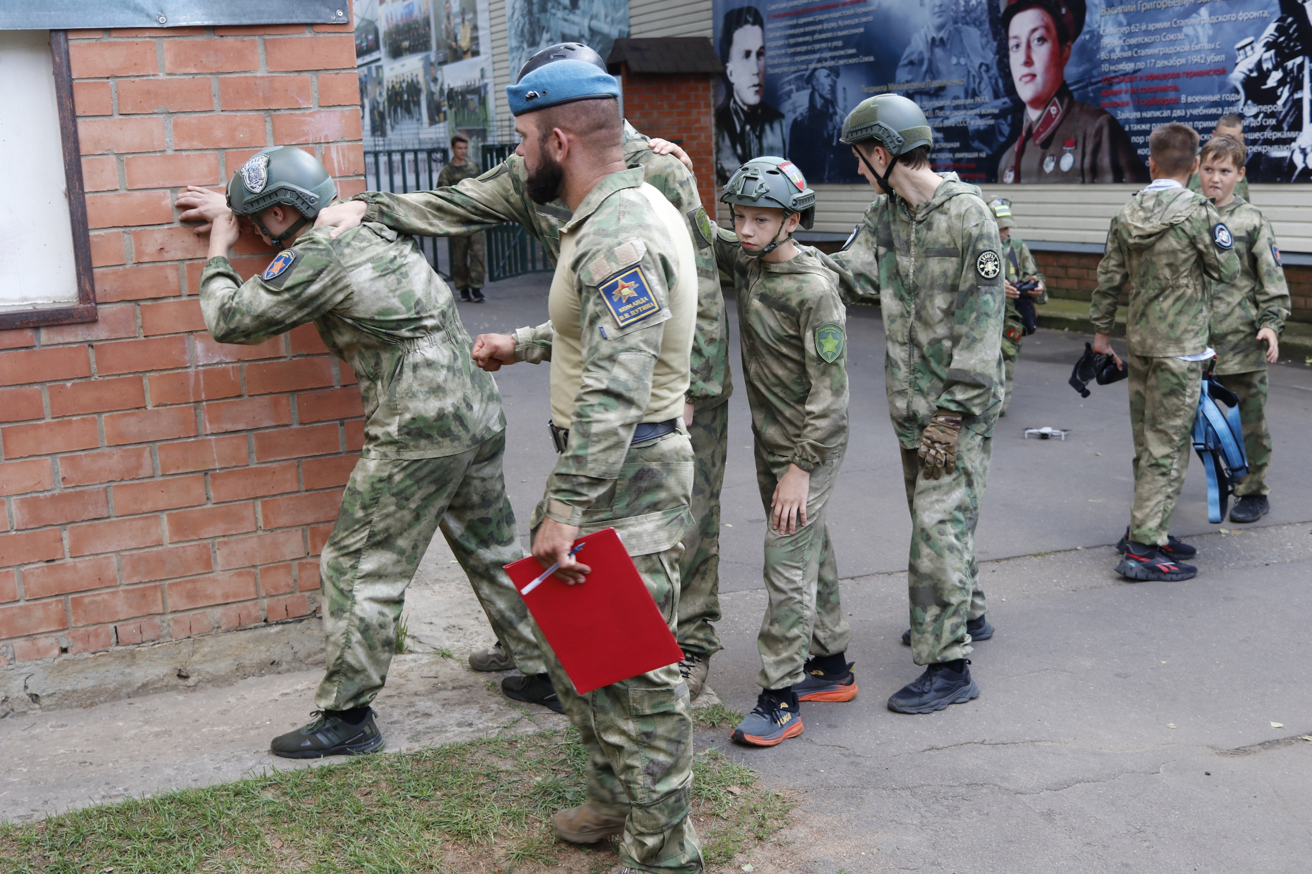Финал триатлона Юный спецназовец — это захватывающие испытания, закалка характера и реальный шаг к командному лидерству для четвёрок сильных