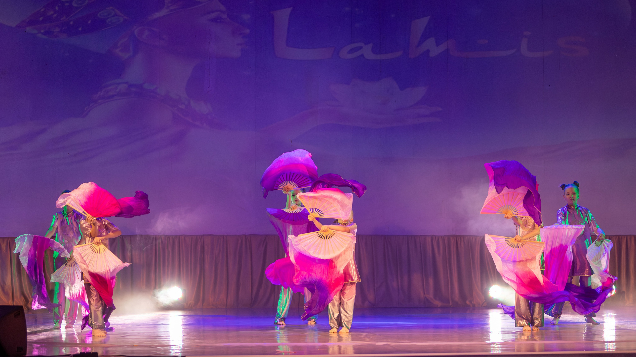 Студия «Lamis» отчетный концерт 2025. Выпускные альбомы и школьный фотограф в Подольске, Троицке, Щербинке, Москве и Московской области