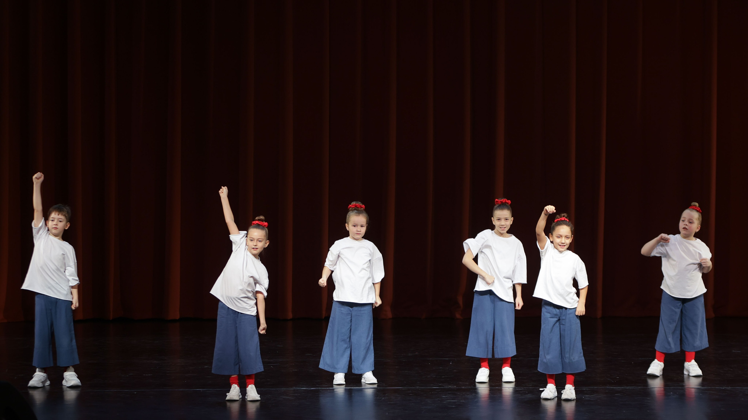 Фестиваль хореографического искусства «КУБОК ЛЕГЕНДЫ — 2025». Выпускные альбомы и школьный фотограф в Подольске, Троицке, Щербинке, Москве и Московской области