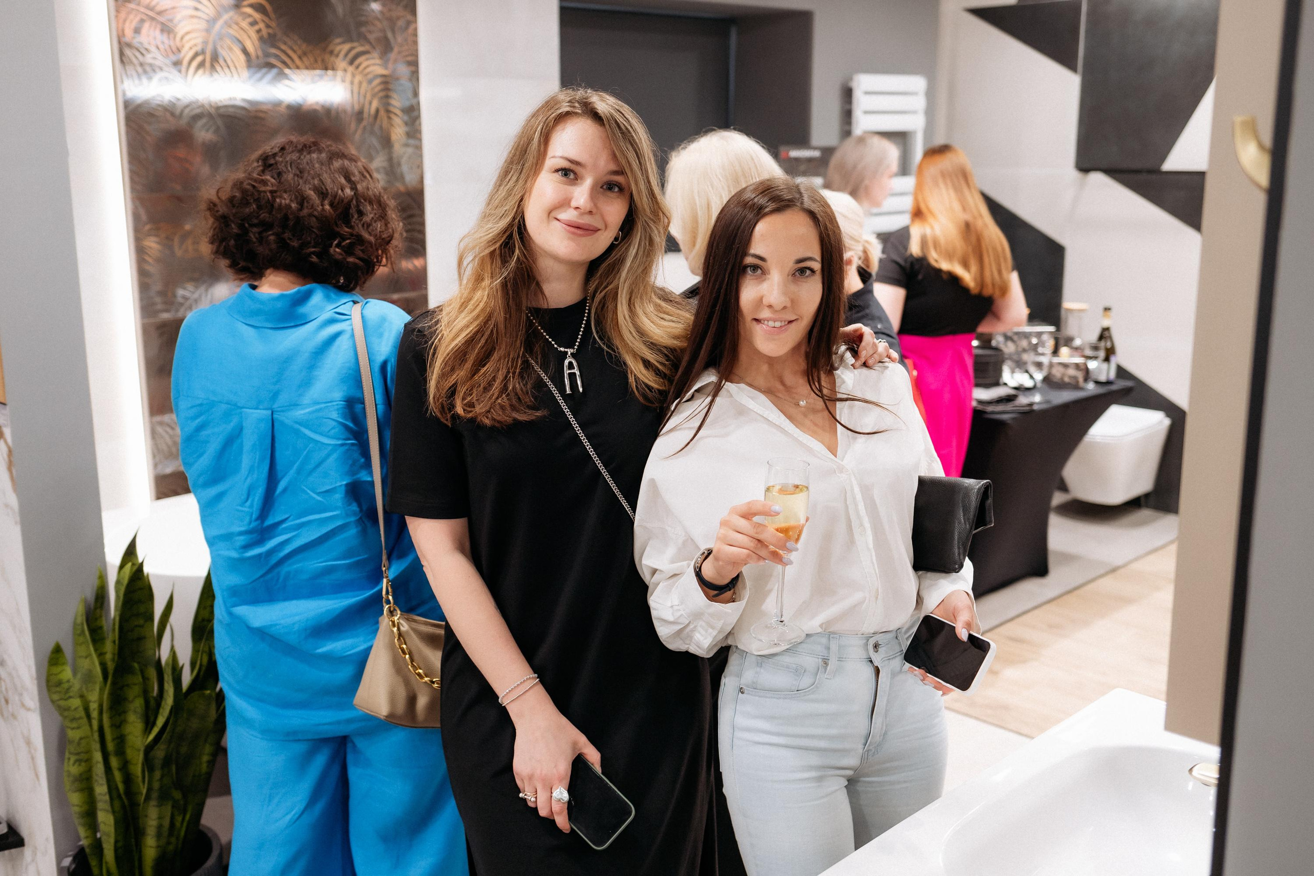 КРАН. СВОИ. ФОТООТЧЕТЫ-СОБЫТИЯ-МЕСТА