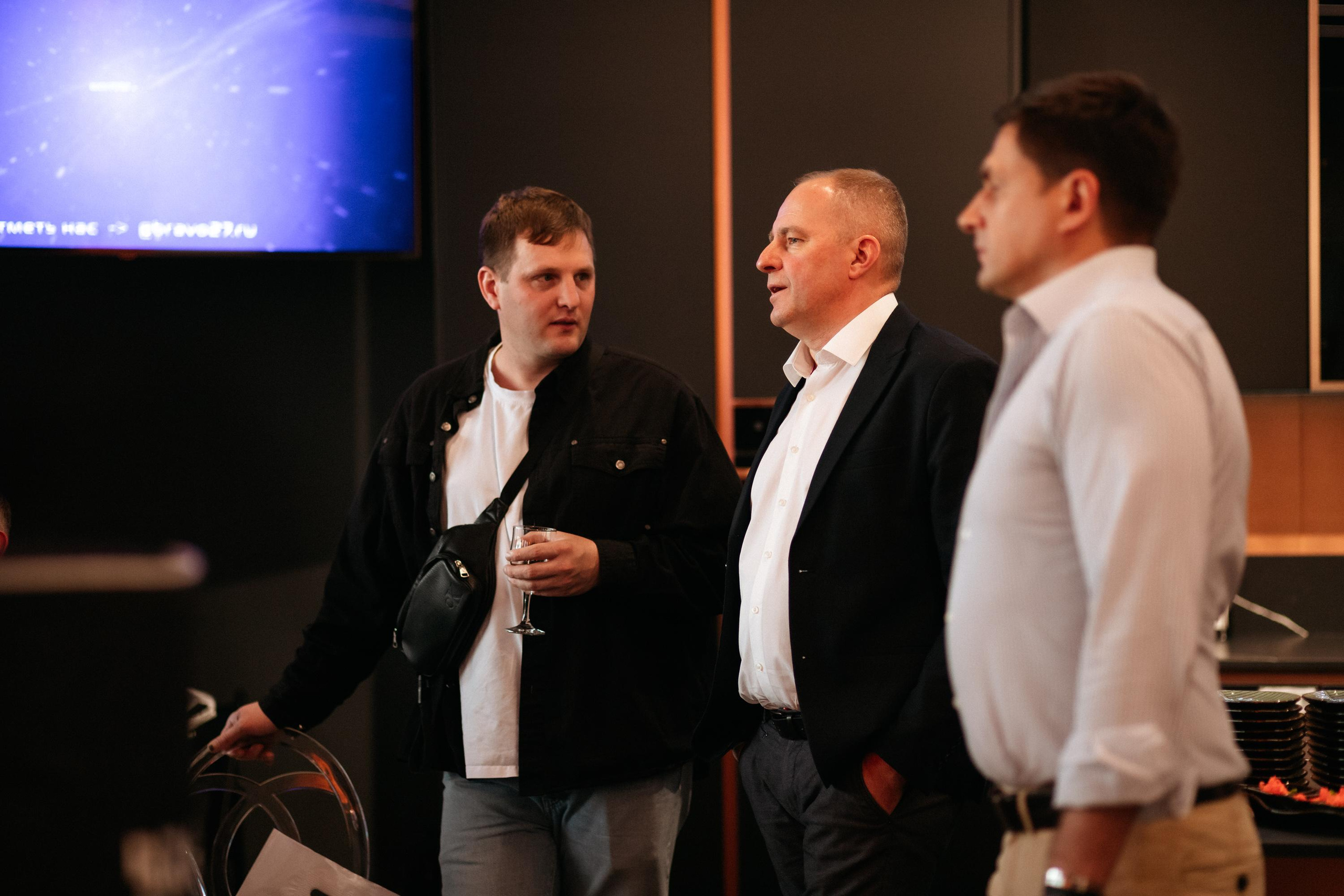 BRAVO. СВОИ. ФОТООТЧЕТЫ-СОБЫТИЯ-МЕСТА