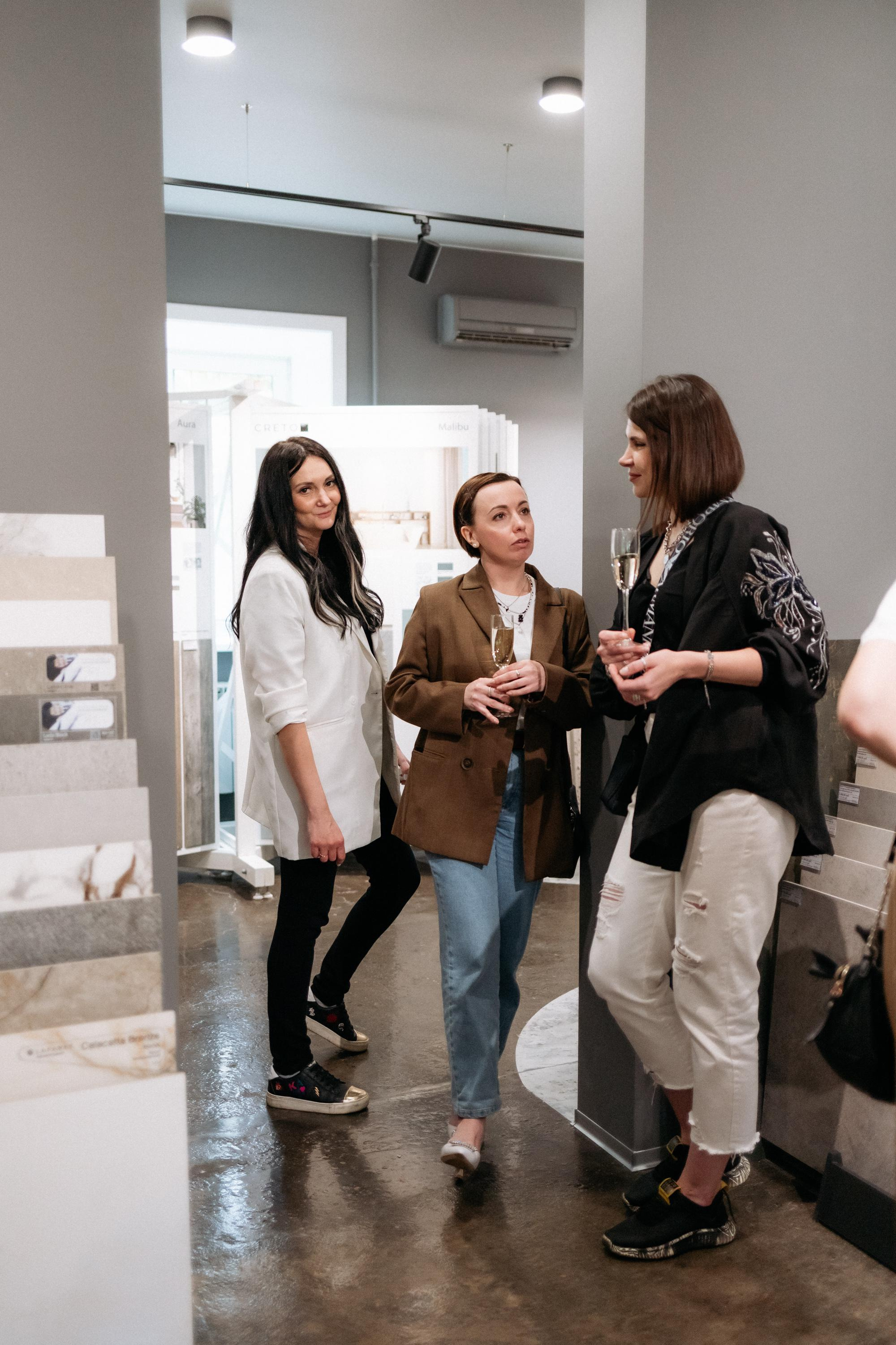 КРАН. СВОИ. ФОТООТЧЕТЫ-СОБЫТИЯ-МЕСТА