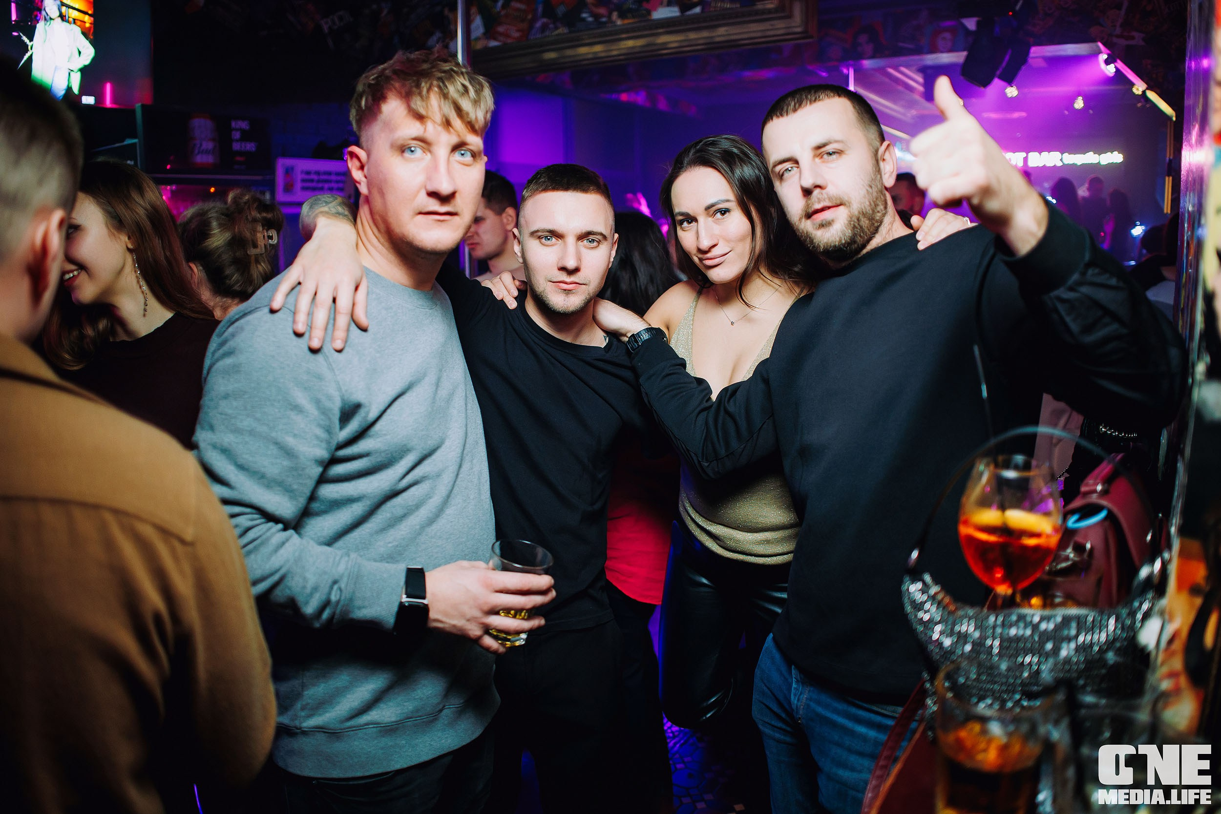 Фоторепортаж из бара XxxX. One Media Life: фоторепортажи, фотоотчеты с мероприятий и заведений