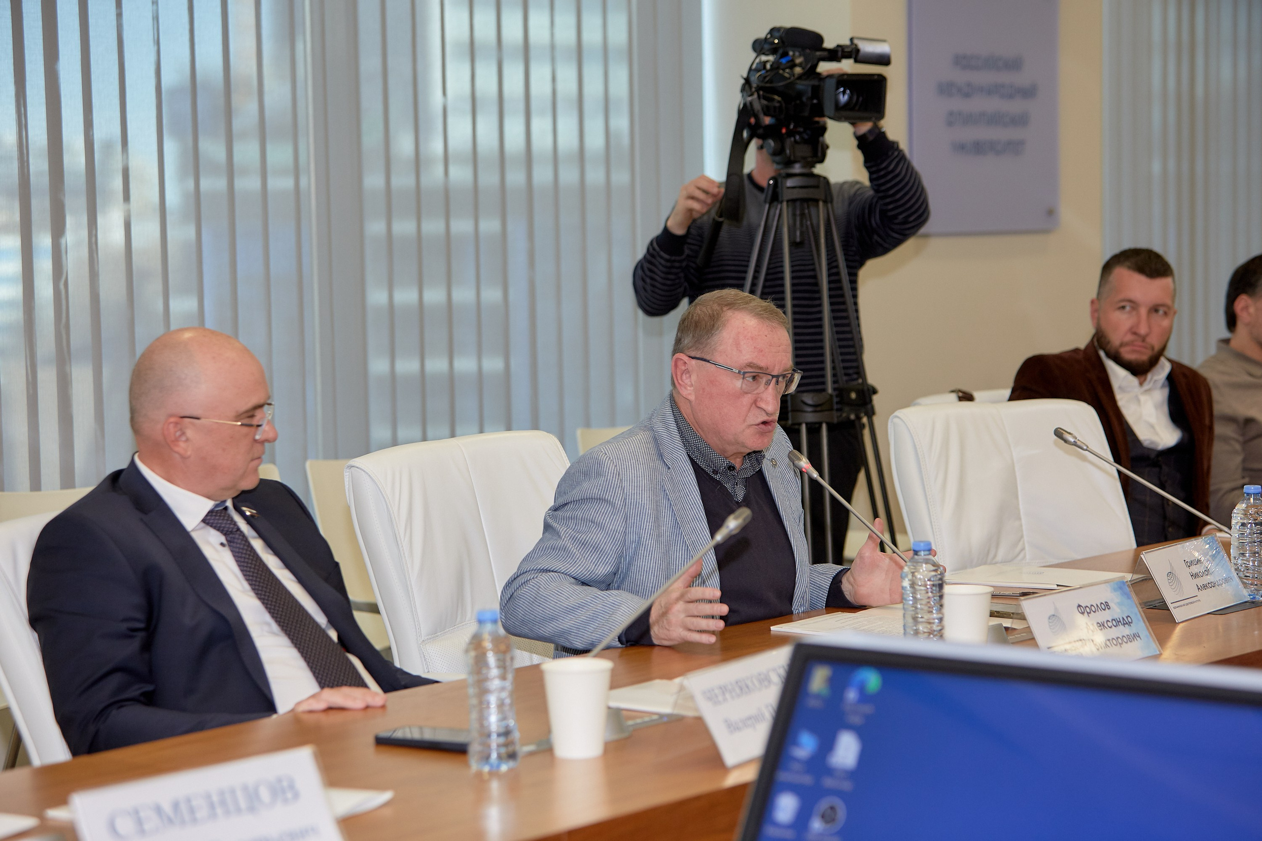 Репортажный фотограф для фотосъемки форумов конференций корпоративных мероприятий в Сочи. Фотограф Юрий Никитюк — Сочи |Адлер|Красная Поляна