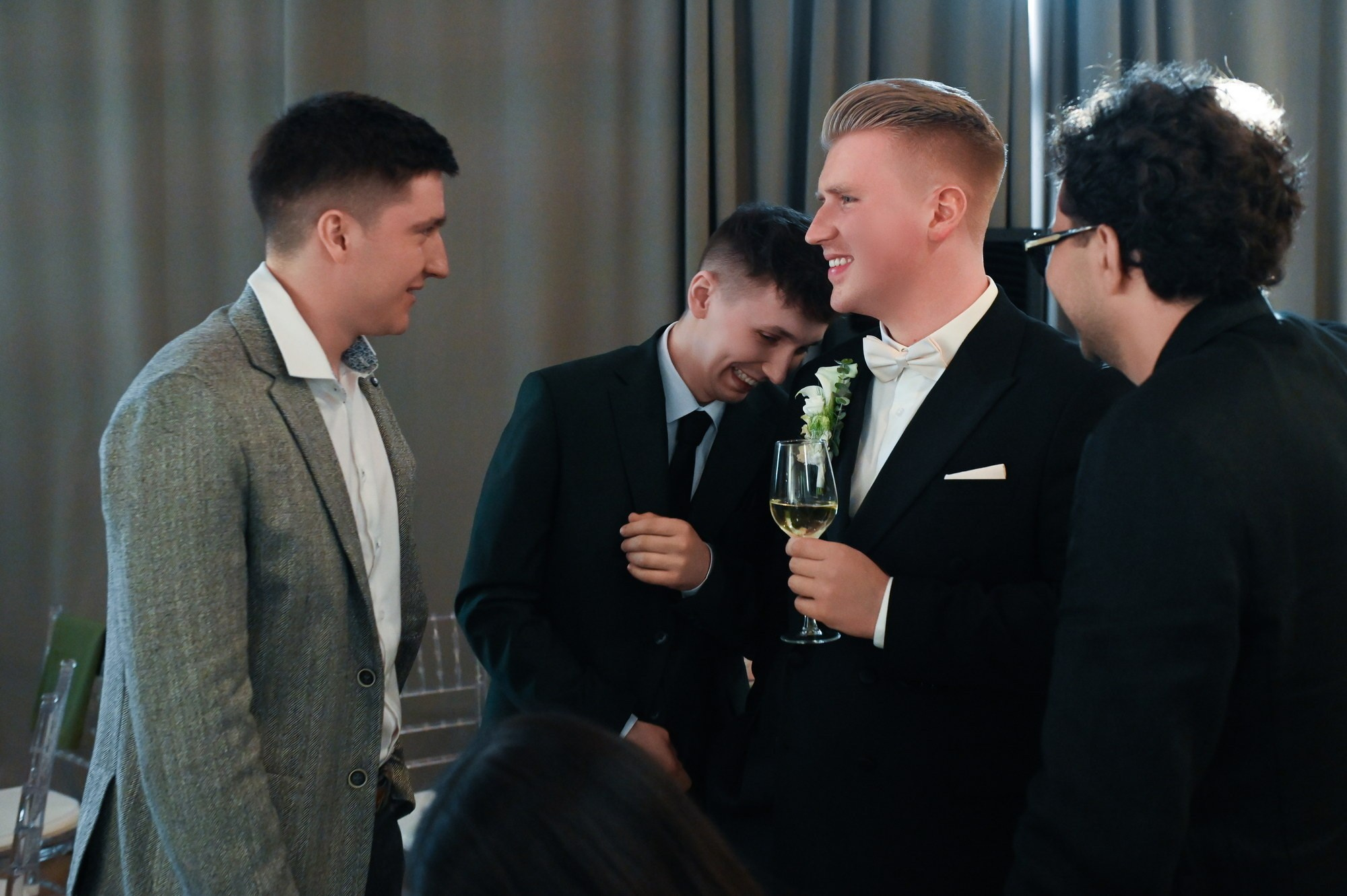 Фотожурналист на свадьбе: когда кадры становятся историей. Документальный фотограф Сергей Вдовин