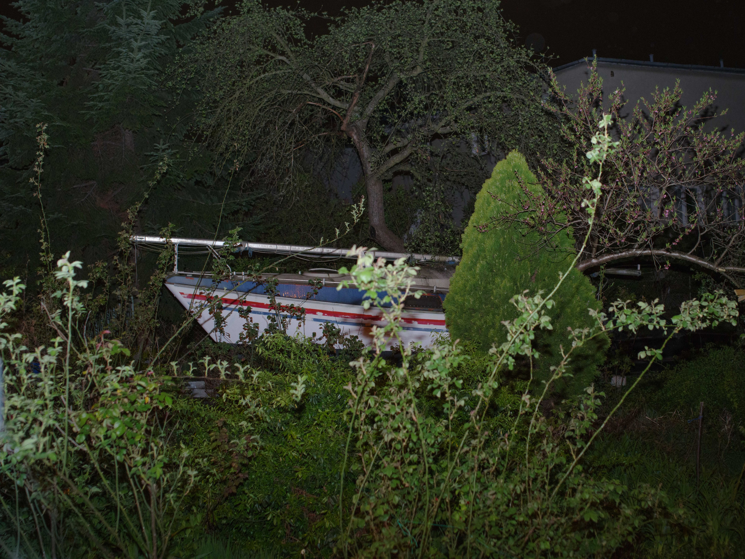 Dancing with absurdity. Photographer, Documentary and Art