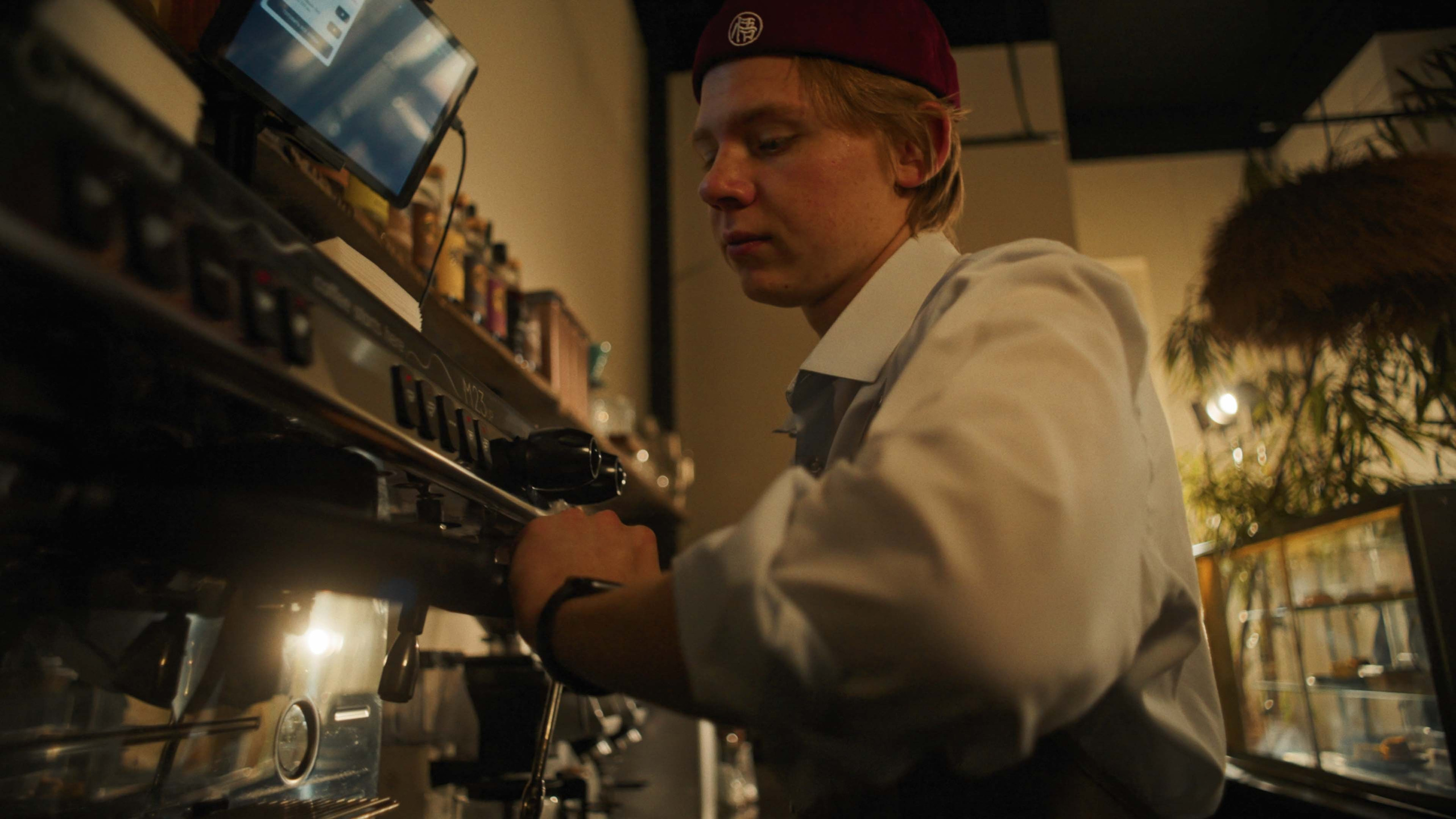 Три чашки до любви. Цветокоррекция видео