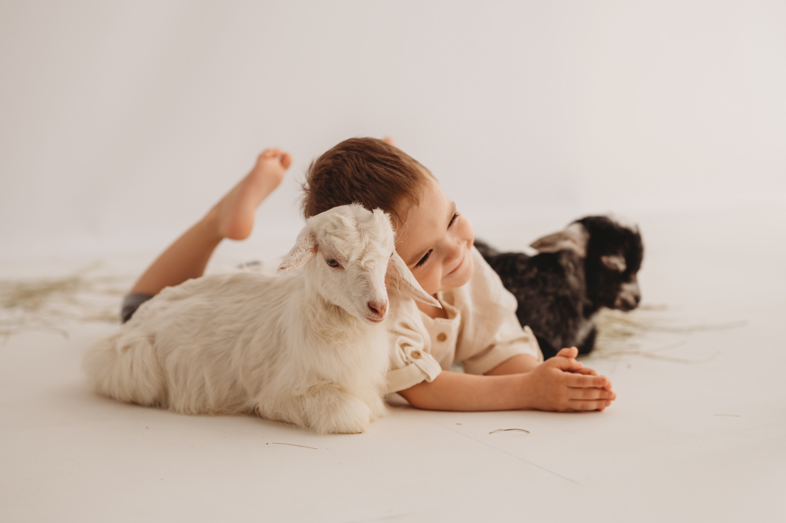 Кирюша и козлик. Детский и семейный фотограф Ирина Гладких