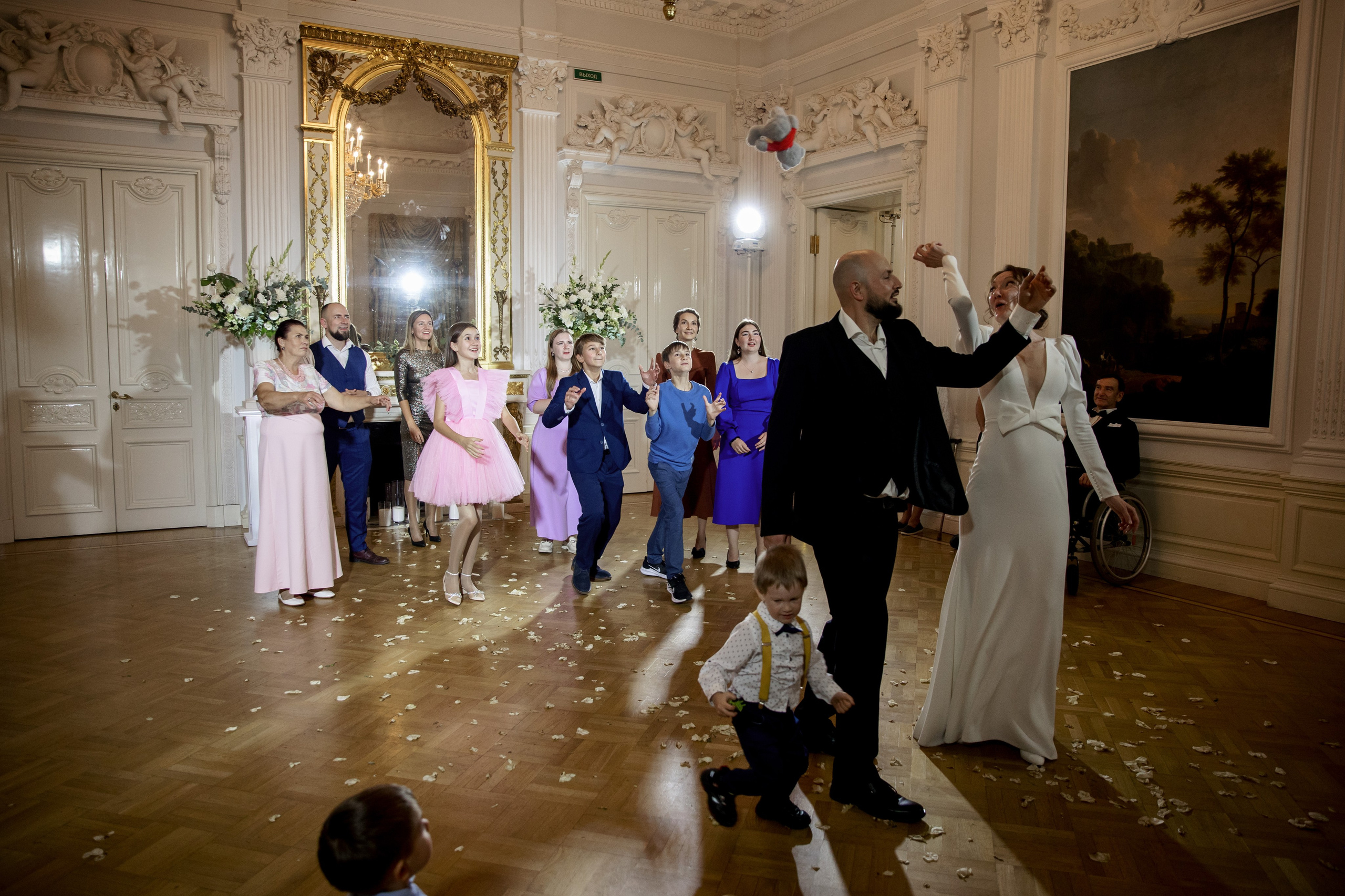 Свадебная фотосессия во Дворце Нарышкиных-Трубецких. Свадебный фотограф в Санкт-Петербурге Никита Кузякин