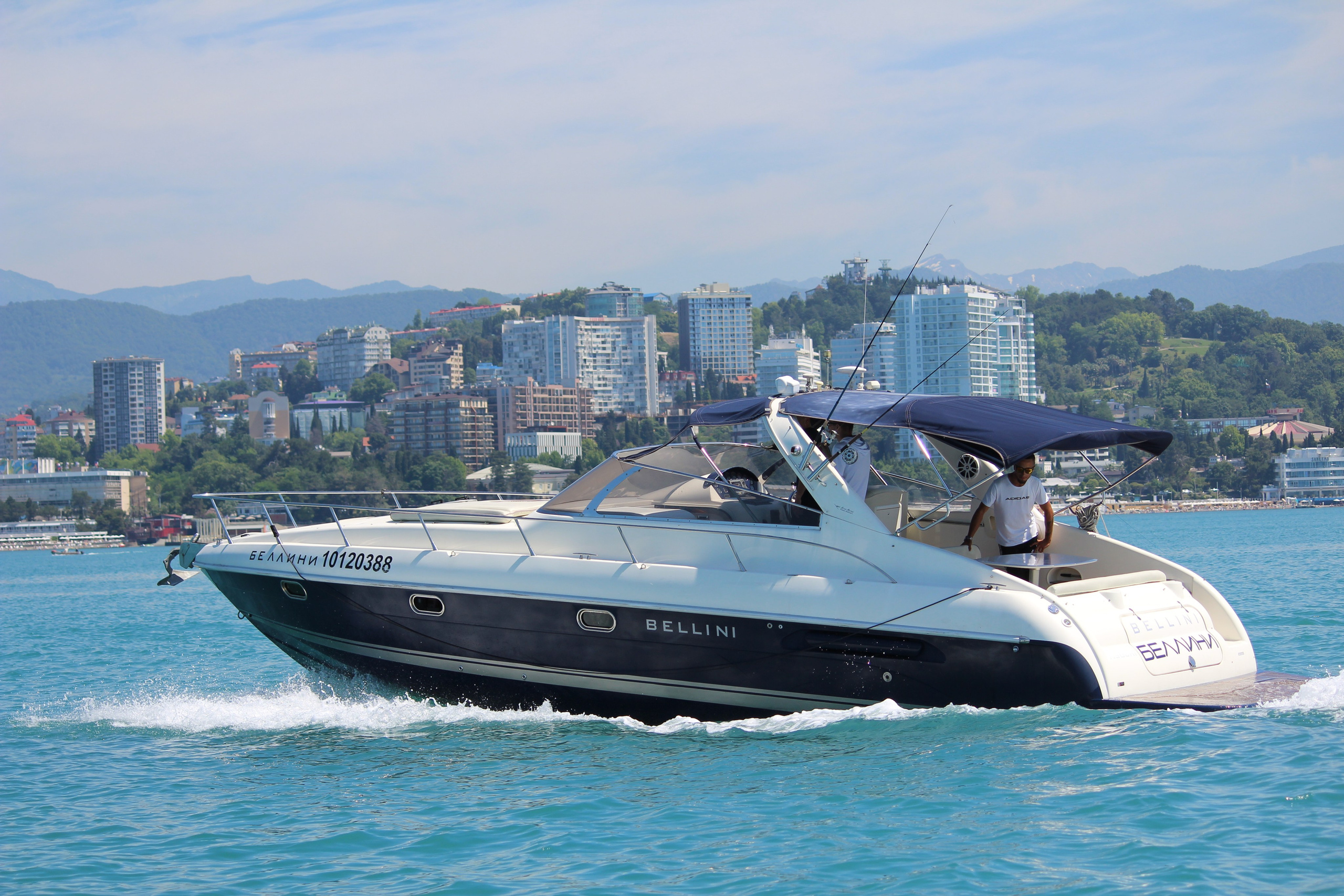 Катер Беллини Аренда Яхты в Сочи Яхтанаморе YACHTANAMORE