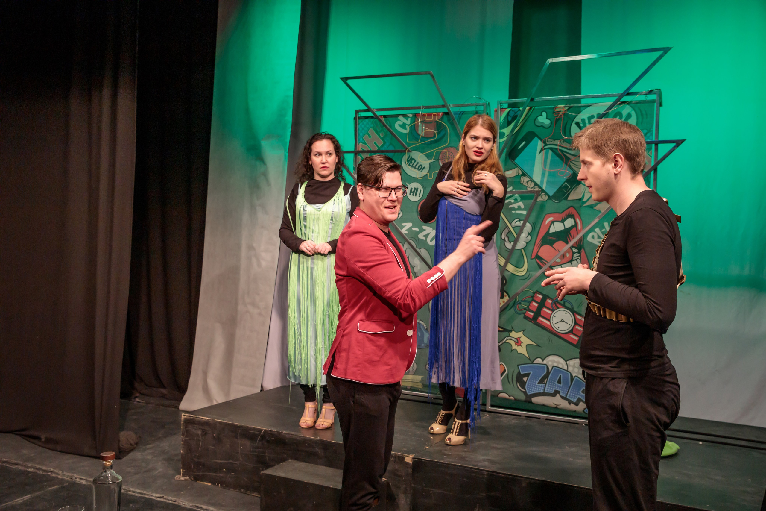 Смотри наверх!. Санкт-Петербургский драматический театр «Палитра»