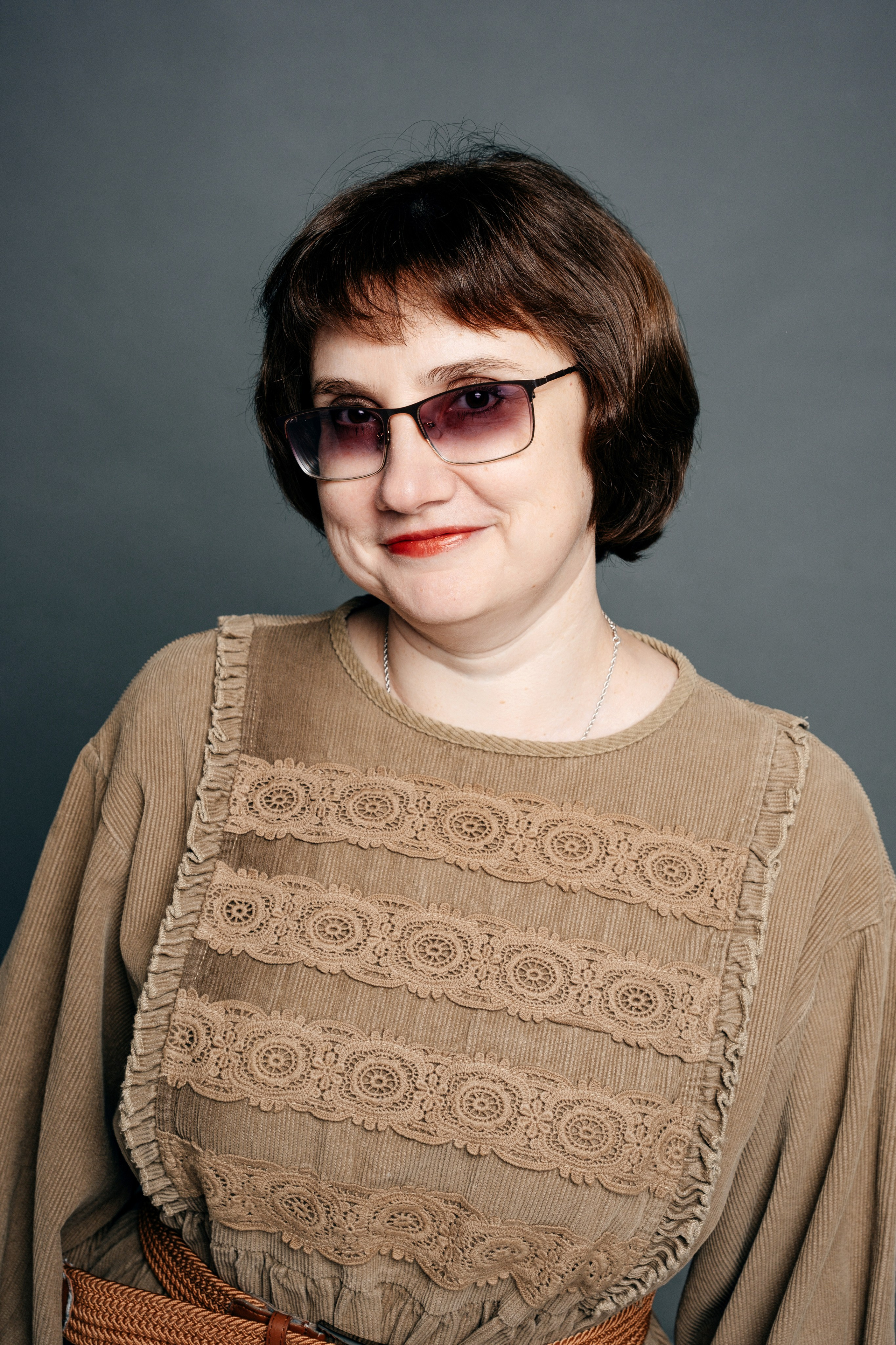 София Тарасевич, главный библиотекарь отдела творческого развития читателей Центра семейного чтения им. А. С. Пушкина МАУК «ЦГБС». Фотограф и видеограф Анна Жагорина