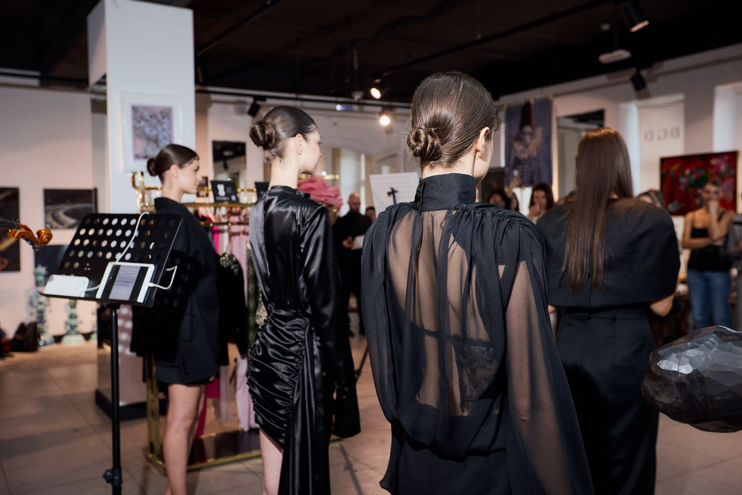 Рождение кода роскоши: коллаборация Empyreal Mary и Александры Надёжкиной. СВОИ. ФОТООТЧЕТЫ-СОБЫТИЯ-МЕСТА