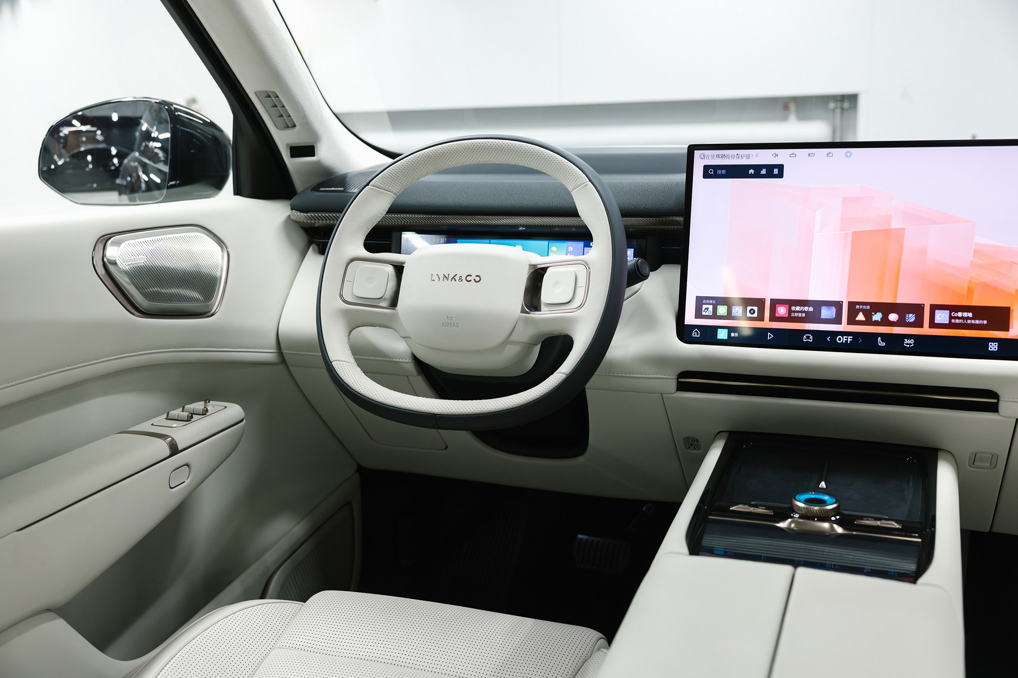 Lynk & Co 900 Ultra 2,0hyb 4WD AT (734 л. с.), 2025 г, 2,0 л бензин. Автосалон «Х-Авто»