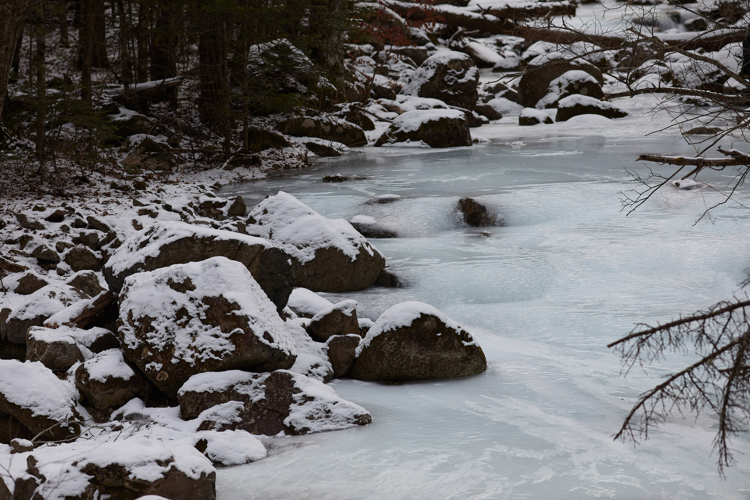 Голубой лёд на Смольном ключе - фото крупным планом