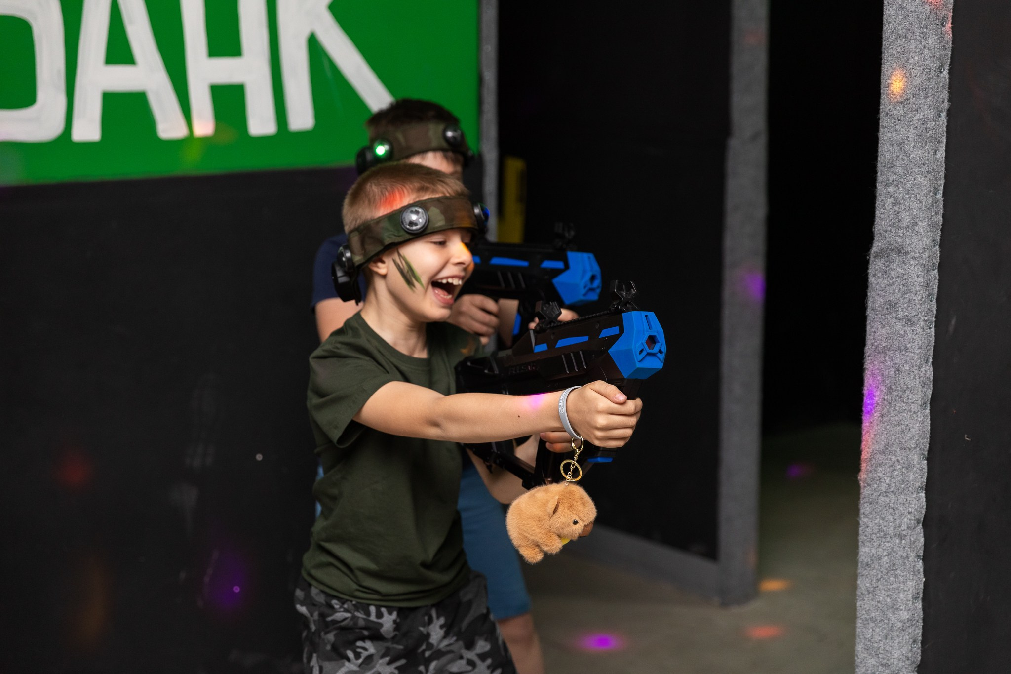 Платону 8 лет, лазертаг Zаряд. Фотограф Татьяна Генева