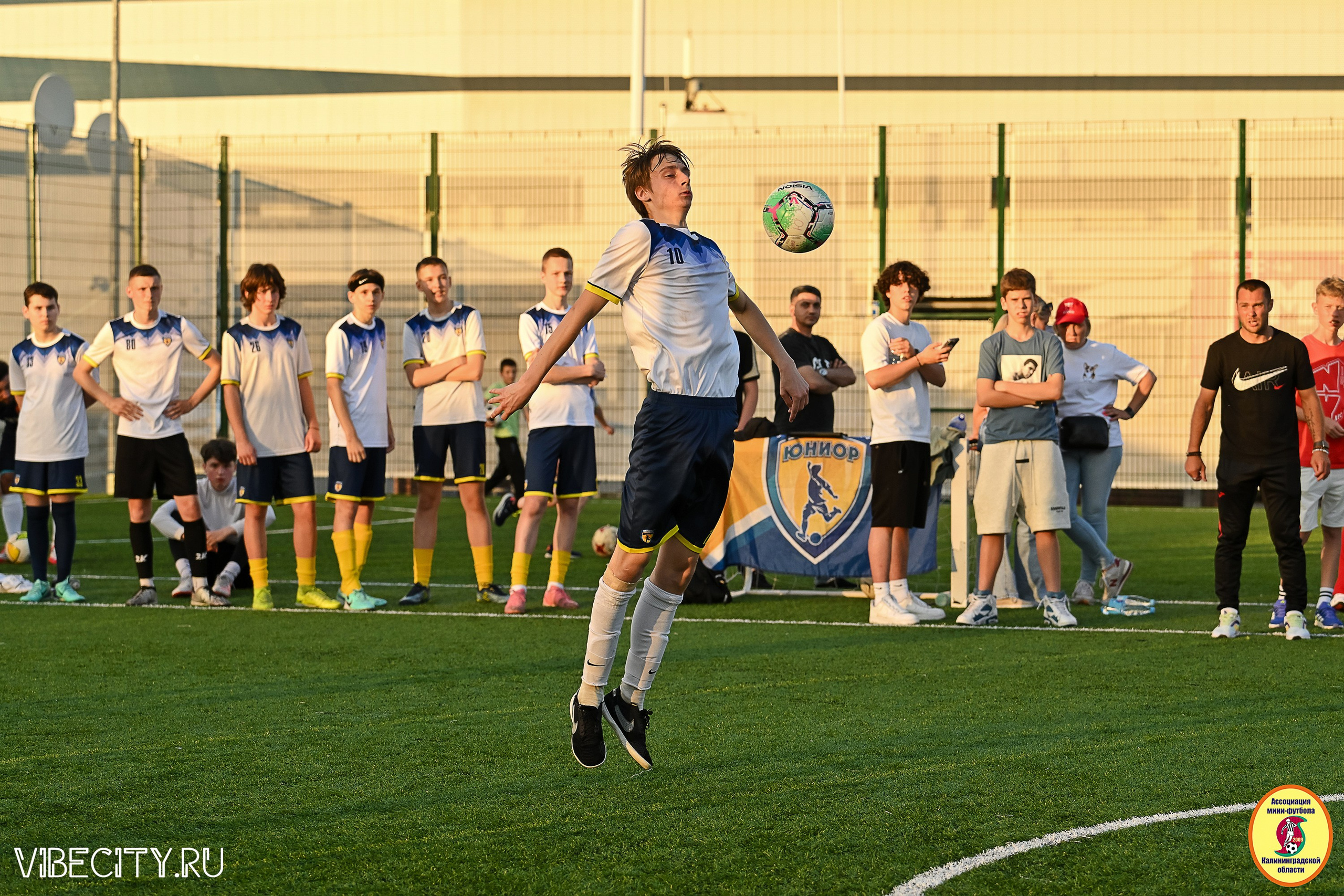 ИГРЫ МИНИ-ФУТБОЛЬНОЙ И КОРПОРАТИВНОЙ ЛИГИ. VIBECITY.RU Вайб Сити Ру Фоторепортажи Фотоотчеты Калининград