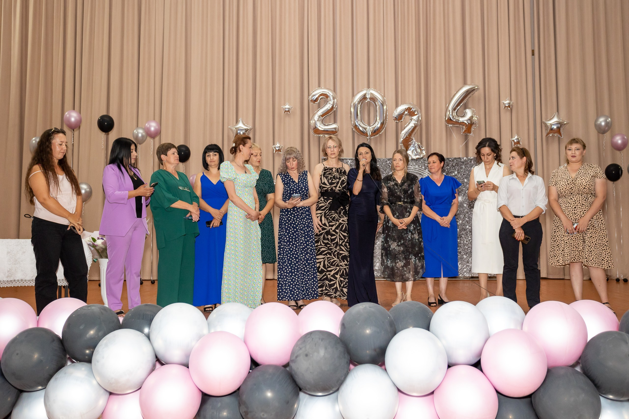 Вручение аттестата 2024 г. Выпускные альбомы Майкоп, Краснодар Елена Золотарева