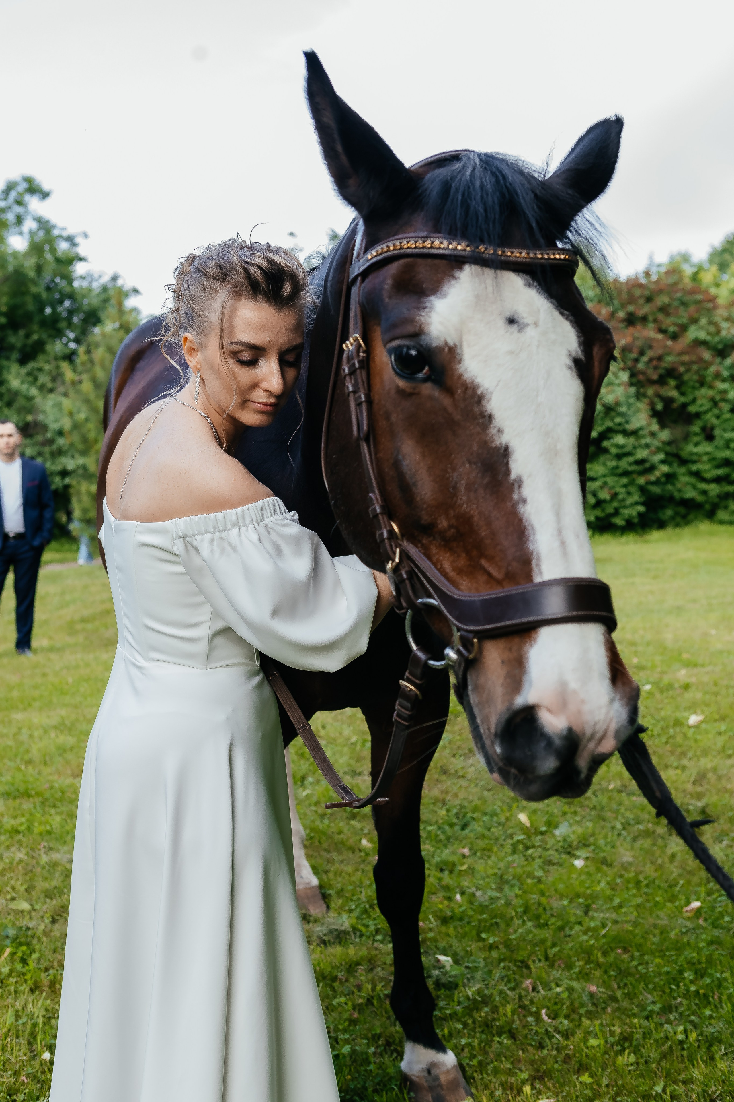 Серия фотографий со свадебной прогулки в заповеднике Коломенское. Свадебный фотограф в Москве