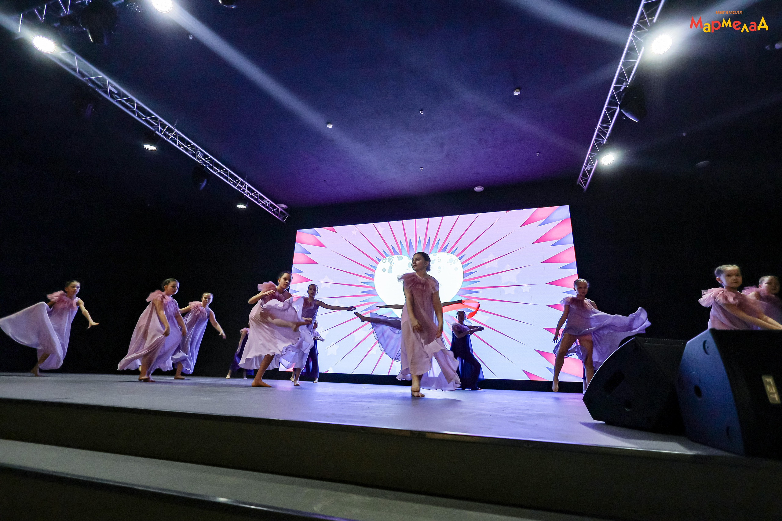 14.02 Любовь без границ в Мегамолл Мармелад. Команда специалистов в мире фотографии и видео. Детский фотограф, семейный фотограф