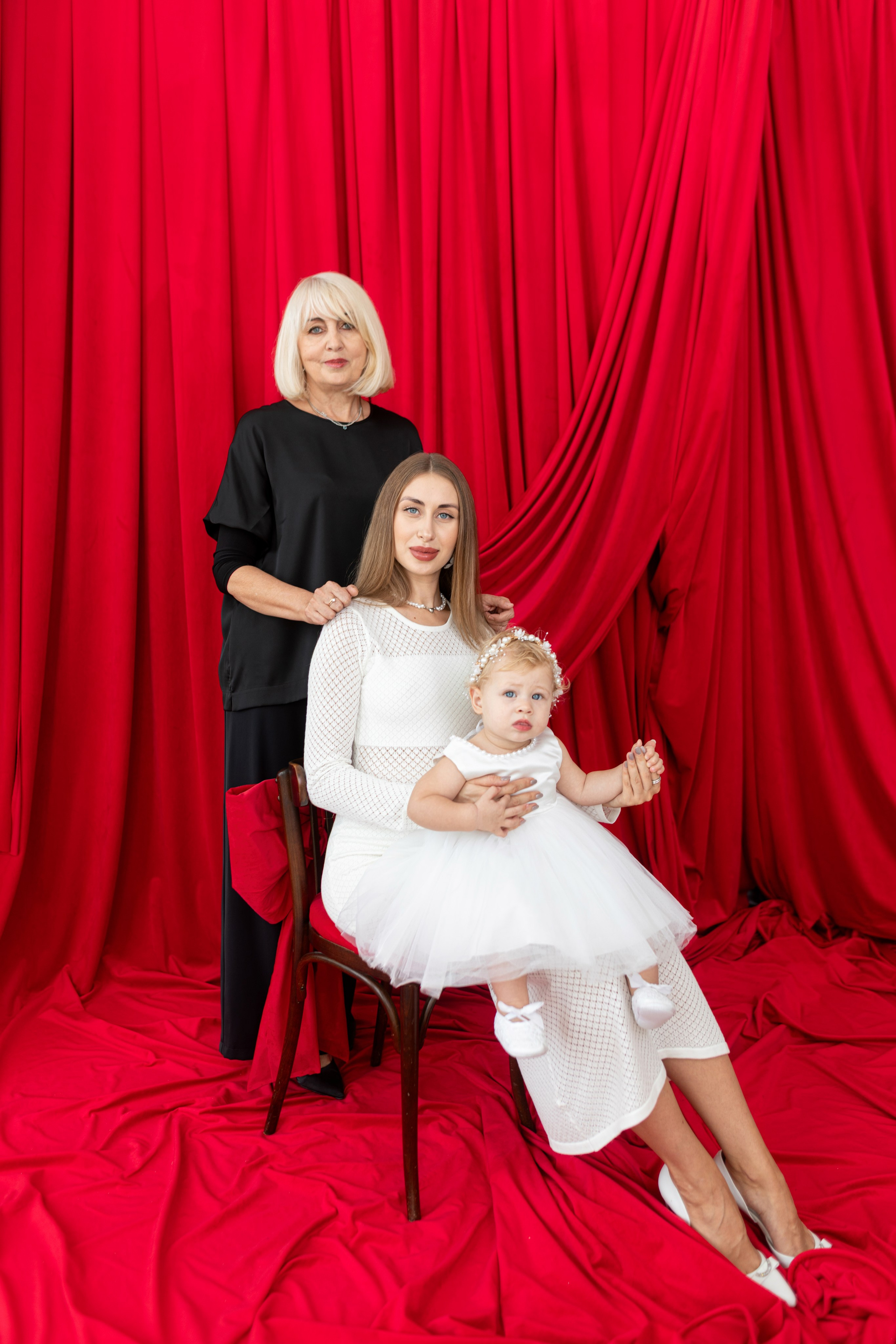 Семейная съемка для Яны и Дани в интерьере. Дмитрий Шульгин, портретный фотограф в Воронеже