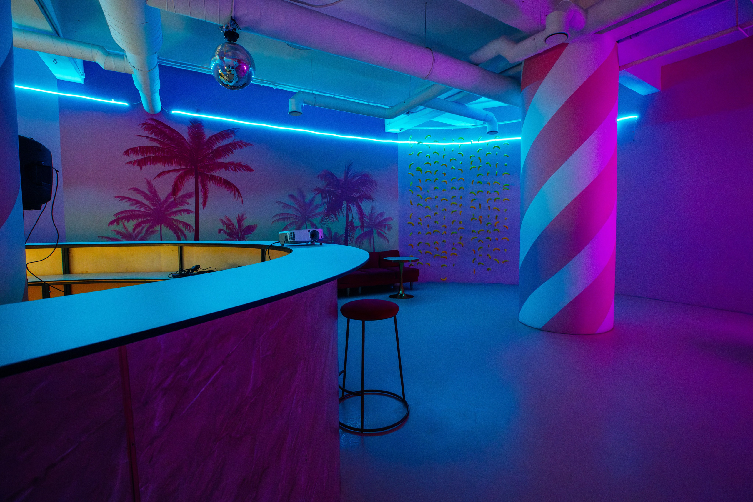 Mr. Flamingo (лето). Аренда лофта в СПб для мероприятий