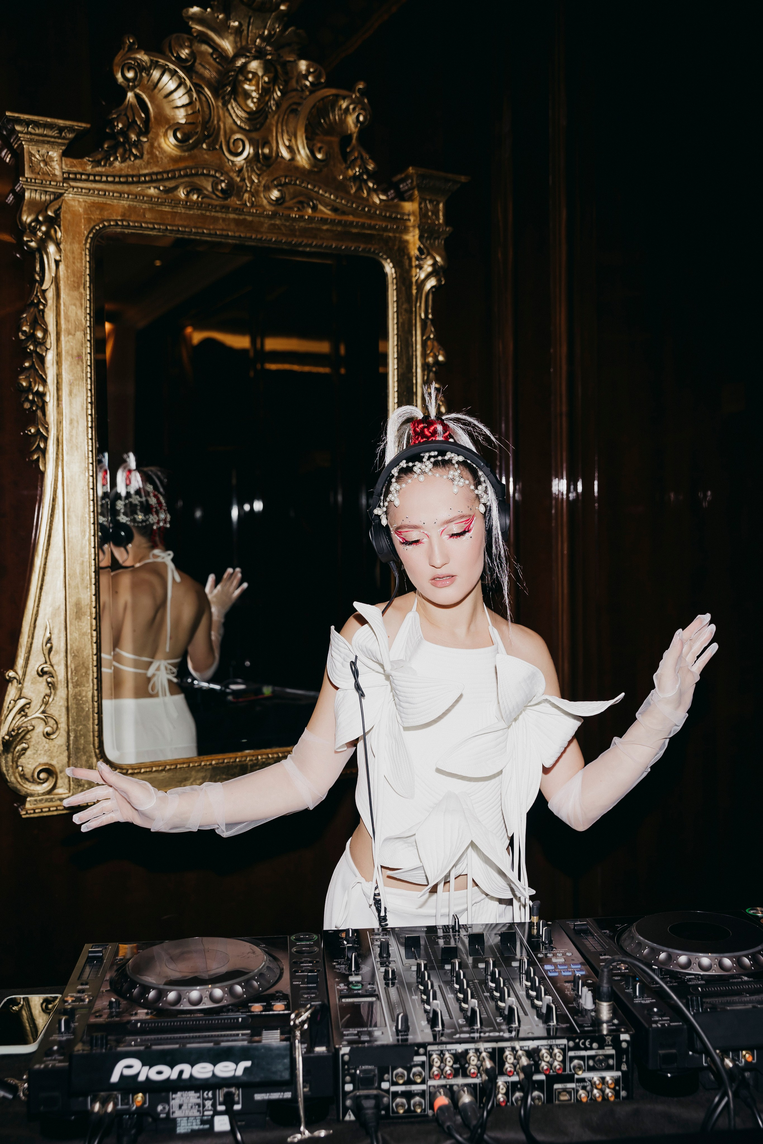 New Year Awards Fashion TV Russia, the Carlton, Moscow. «Птичка на проводе»: информационный портал в Москве