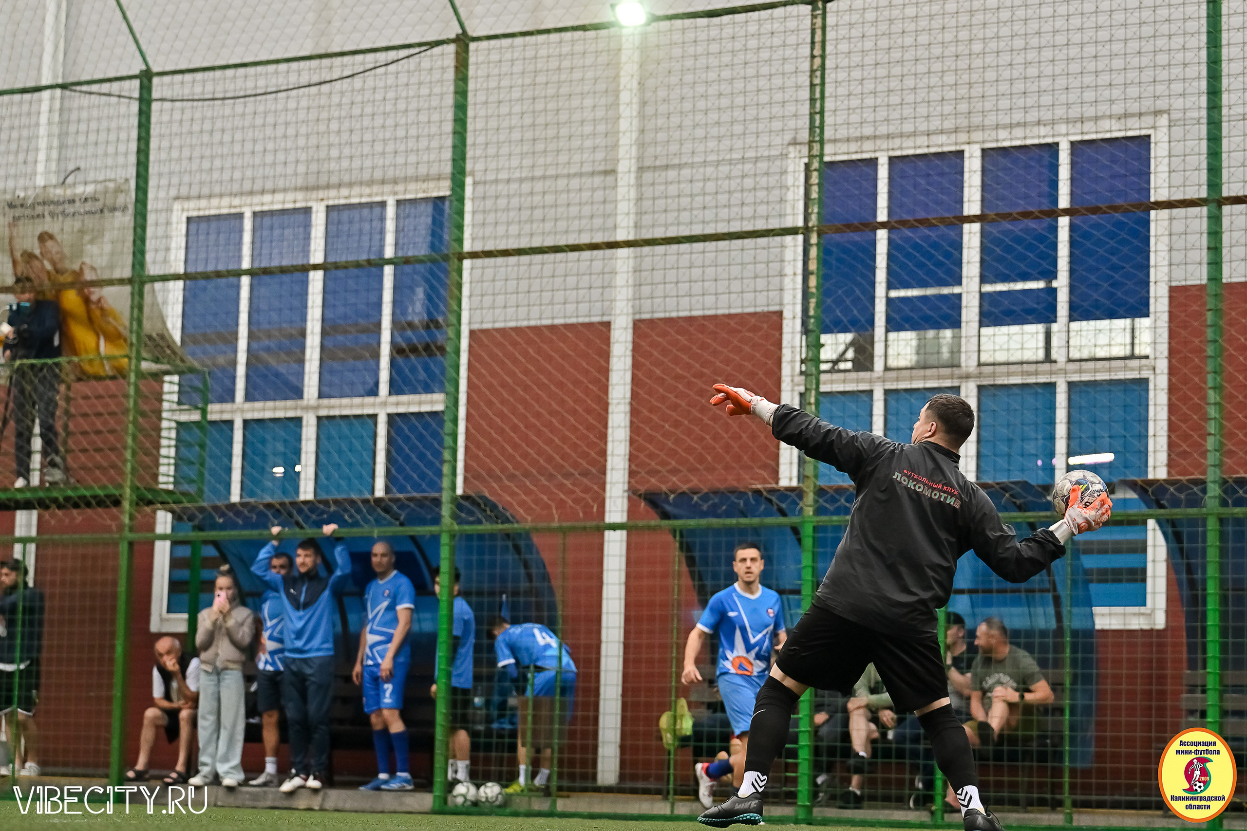 ИГРЫ МИНИ-ФУТБОЛЬНОЙ И КОРПОРАТИВНОЙ ЛИГИ. VIBECITY.RU Вайб Сити Ру Фоторепортажи Фотоотчеты Калининград