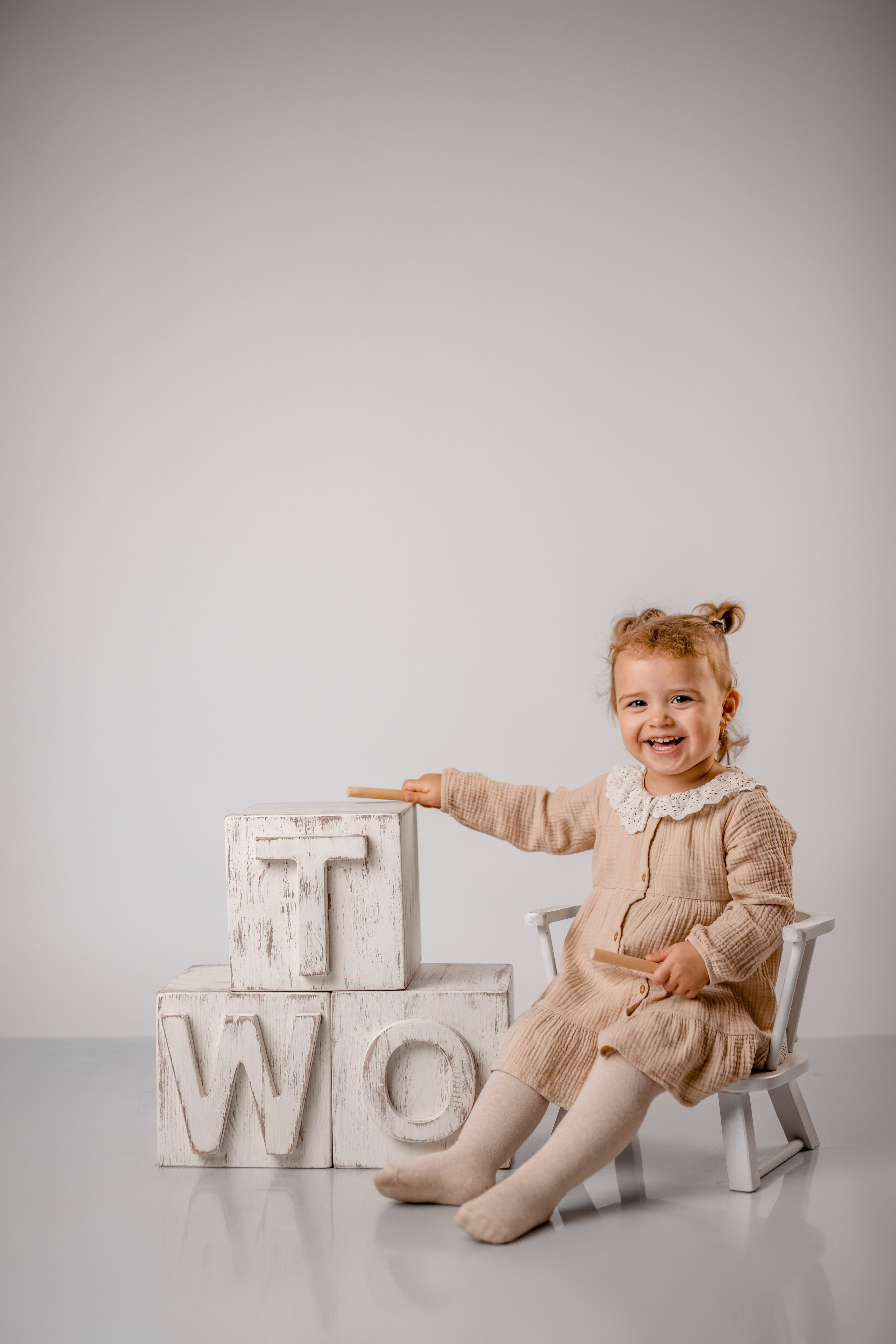 Стилизованная фотосессия в студии на день рождения ребёнка