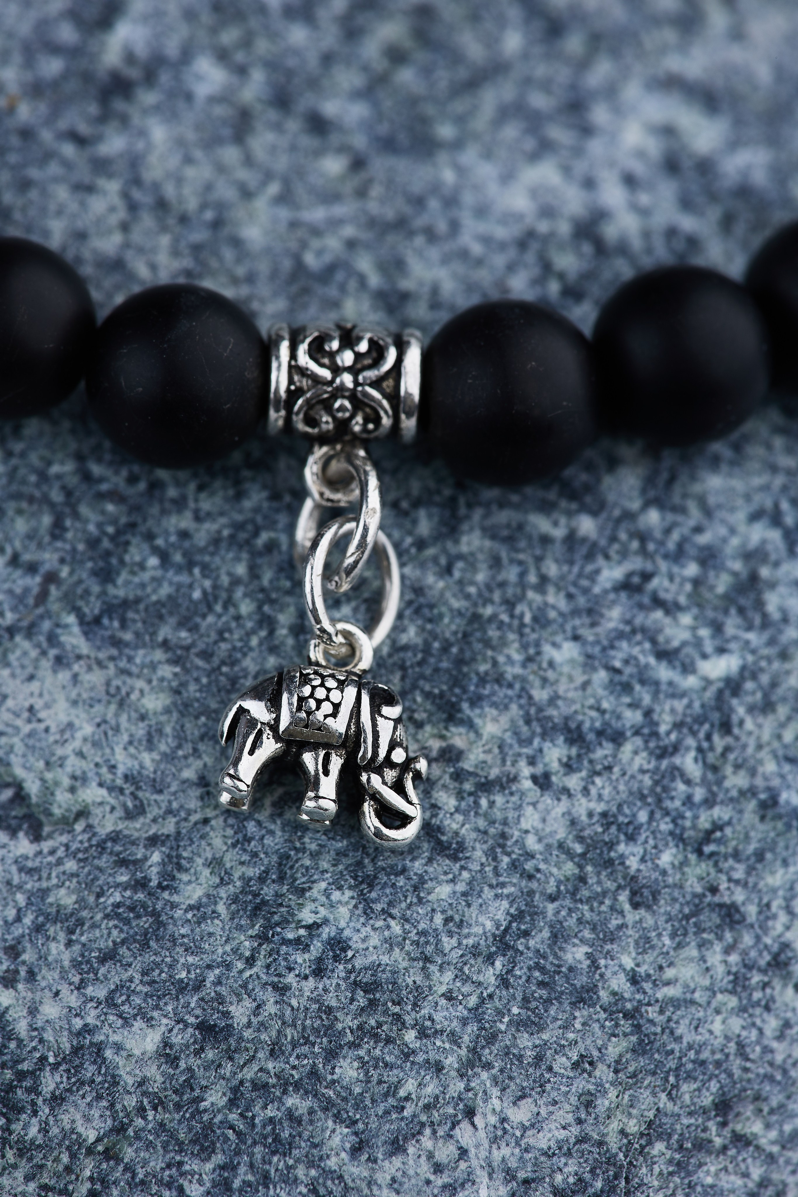 Фотосъёмка для маркетплейсов. Каталожная съёмка. Одежда. Украшения. Выпускные альбомы в Томске. Фотограф Сергей Стёпин