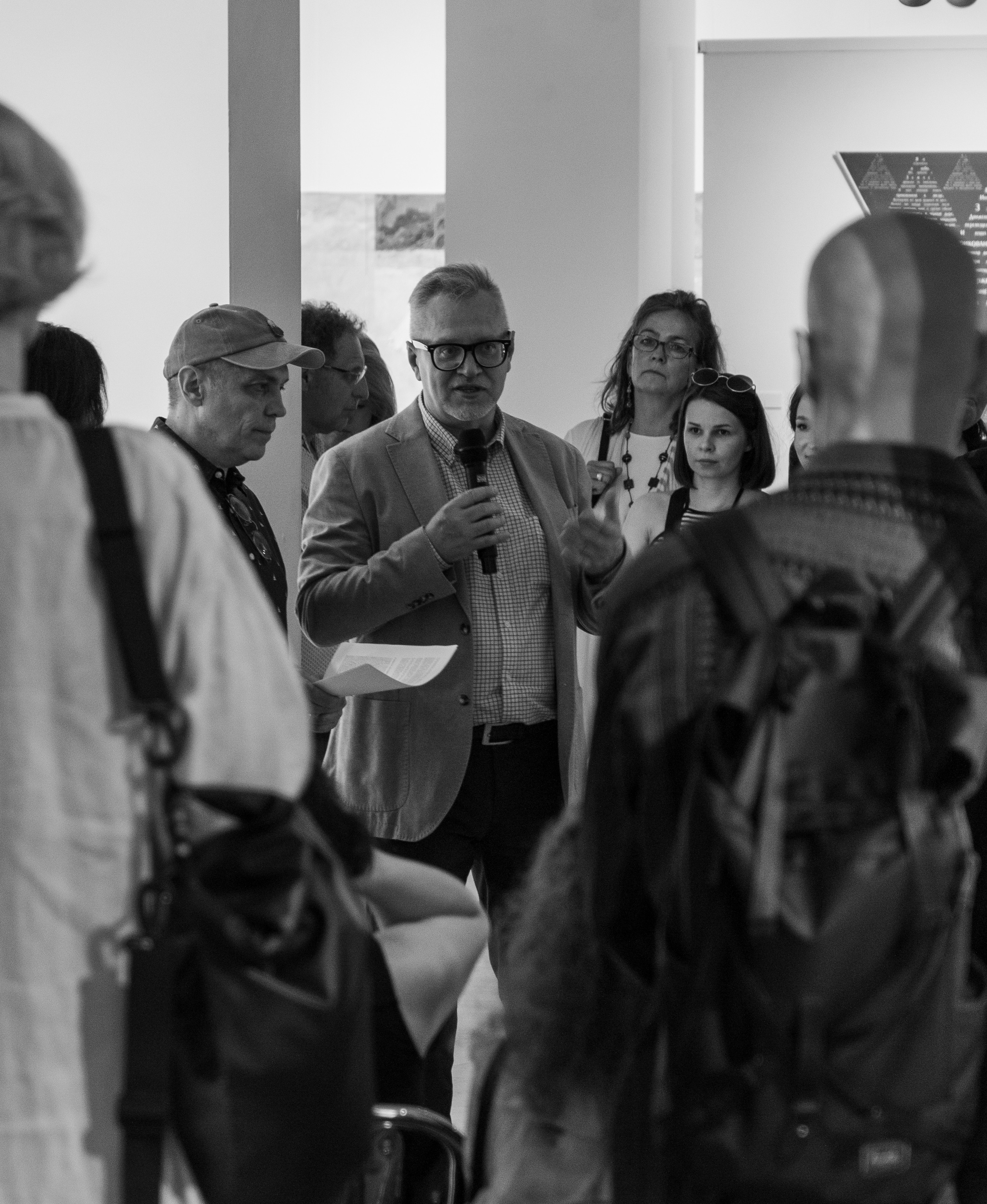 Художественная выставка. Фотограф Михаил Стенин