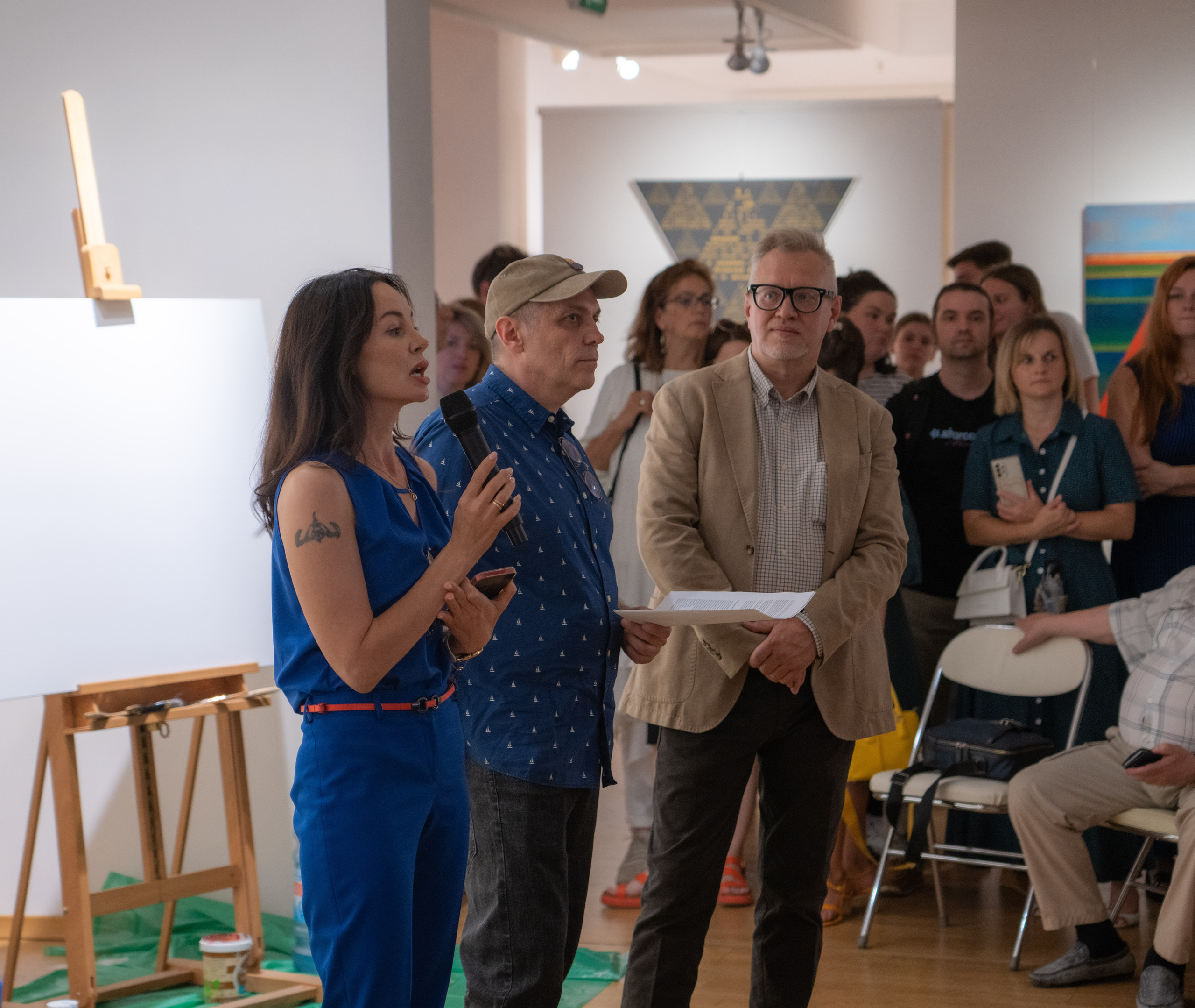 Художественная выставка. Фотограф Михаил Стенин