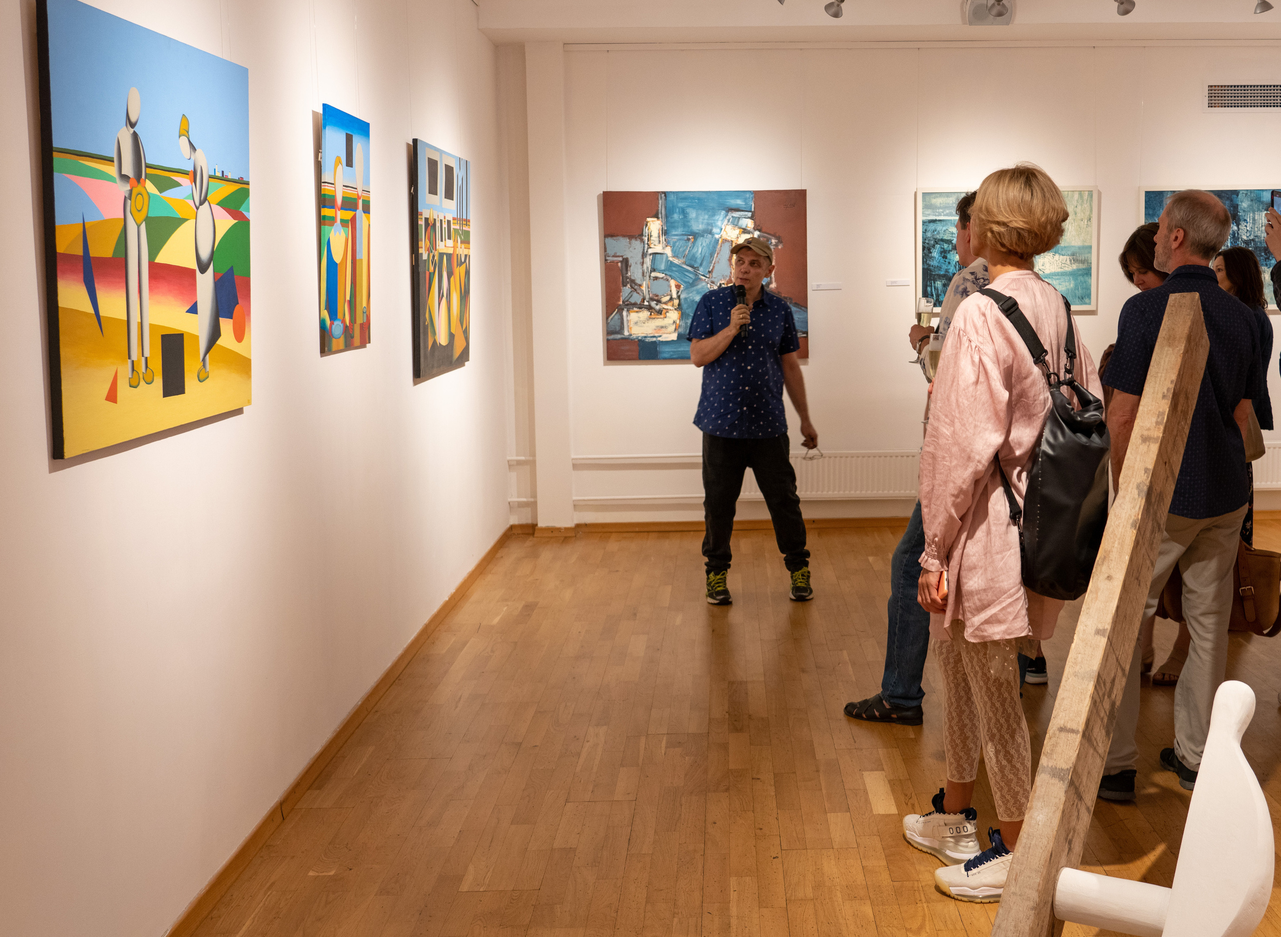 Художественная выставка. Фотограф Михаил Стенин