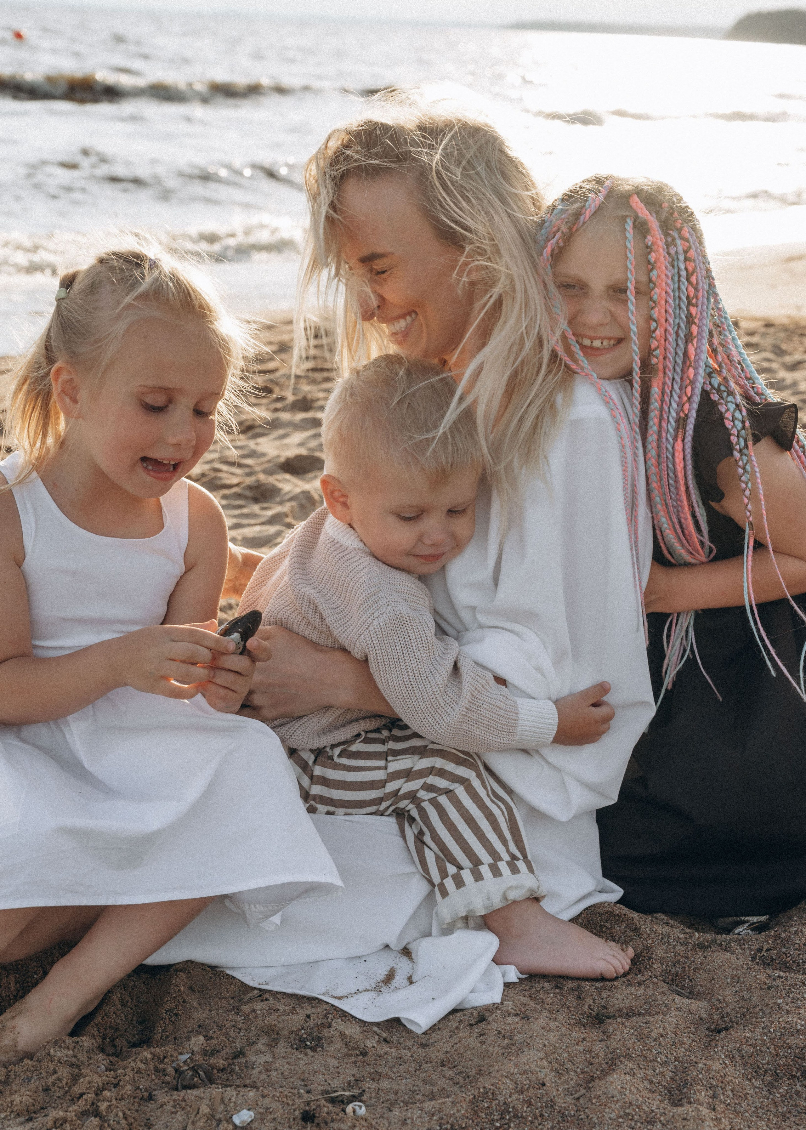 Фотопрогулка. Профессиональный фотограф беременности в СПБ. Стильные фотосессии беременности в стиле минимализм и классическая фотография
