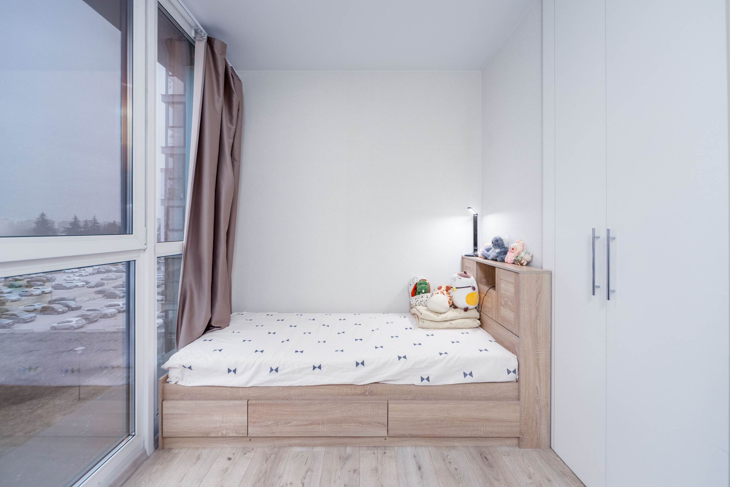 Интерьер спальни в трехкомнатной квартире в ЖК Минск Мир