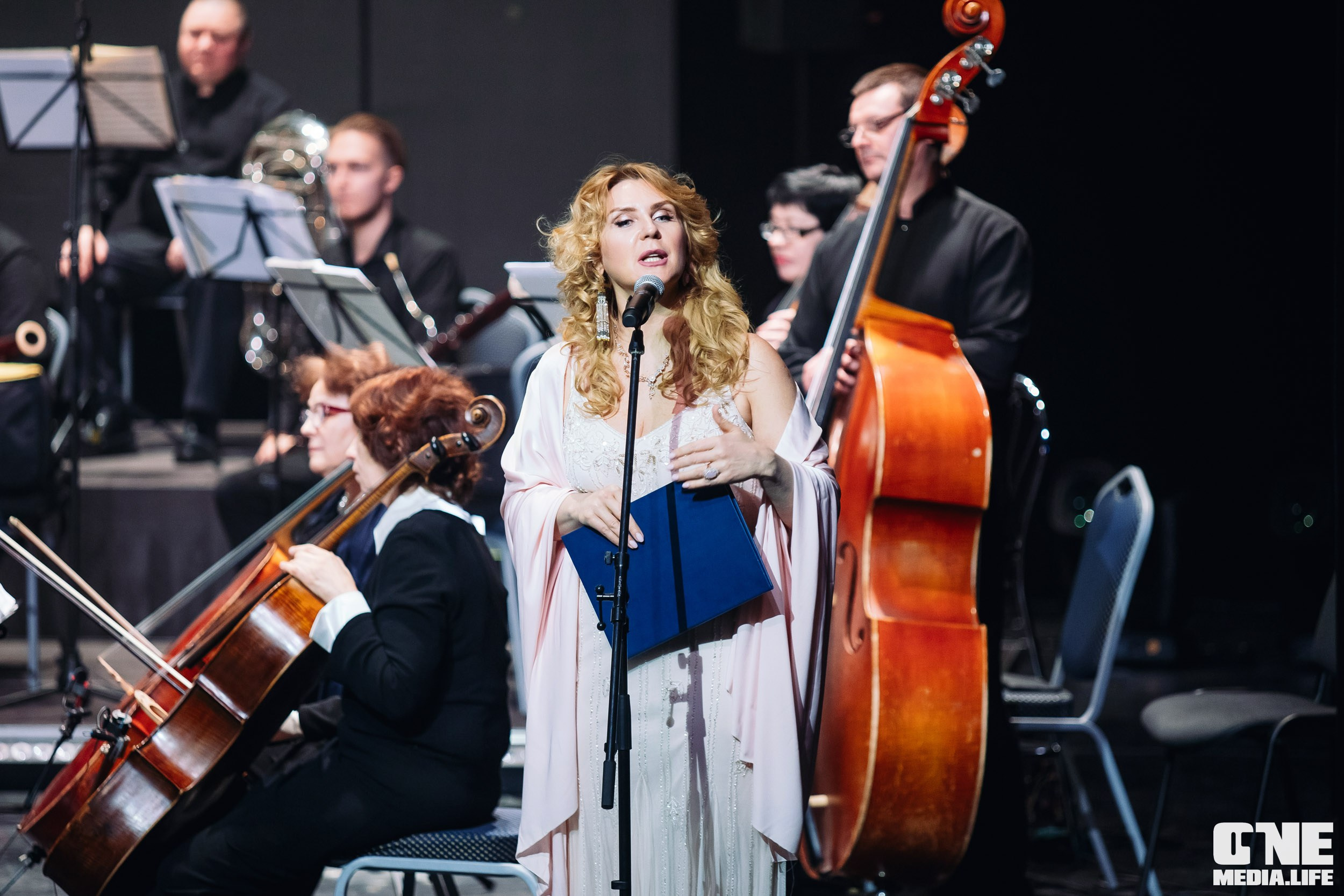 Концерт 8 марта в Янтарь холл. One Media Life: фоторепортажи, фотоотчеты с мероприятий и заведений