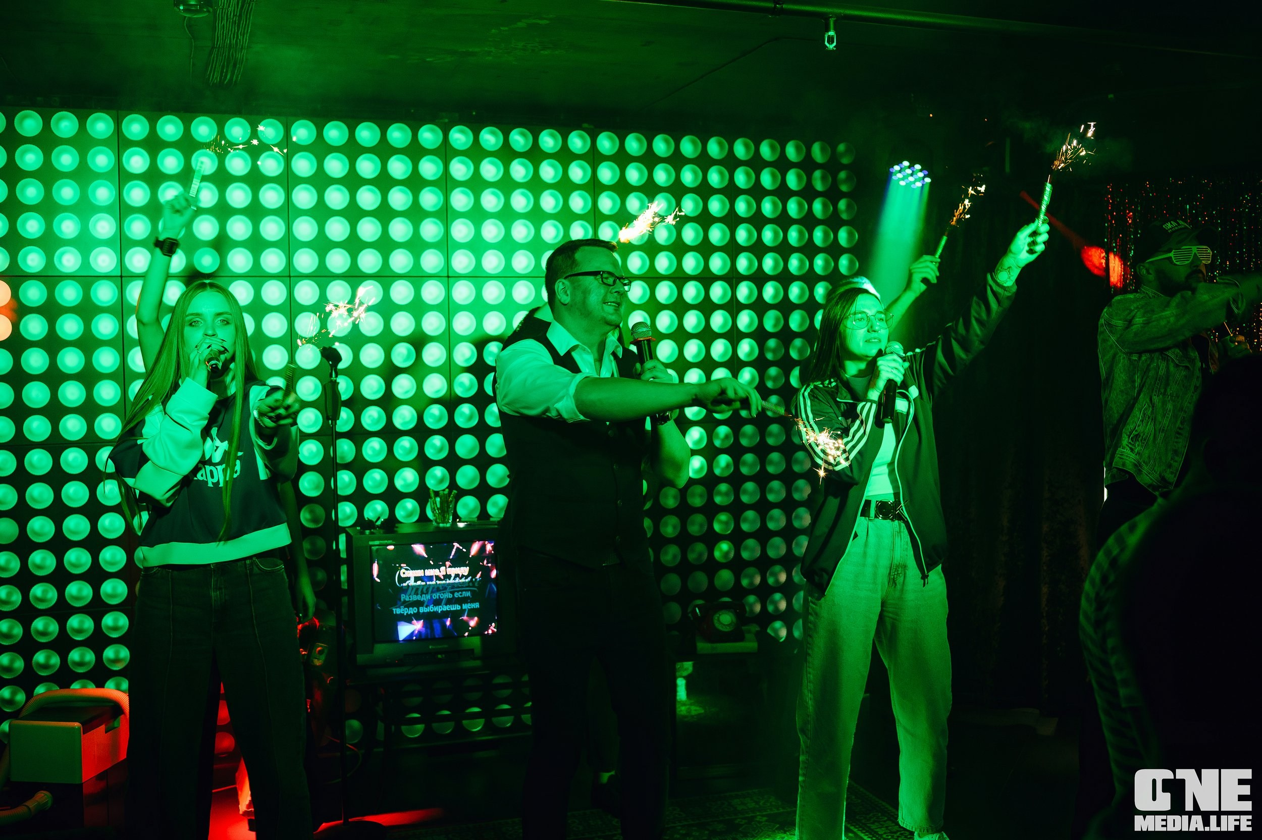 Фоторепортаж из караоке-клуба Эйфория. One Media Life: фоторепортажи, фотоотчеты с мероприятий и заведений