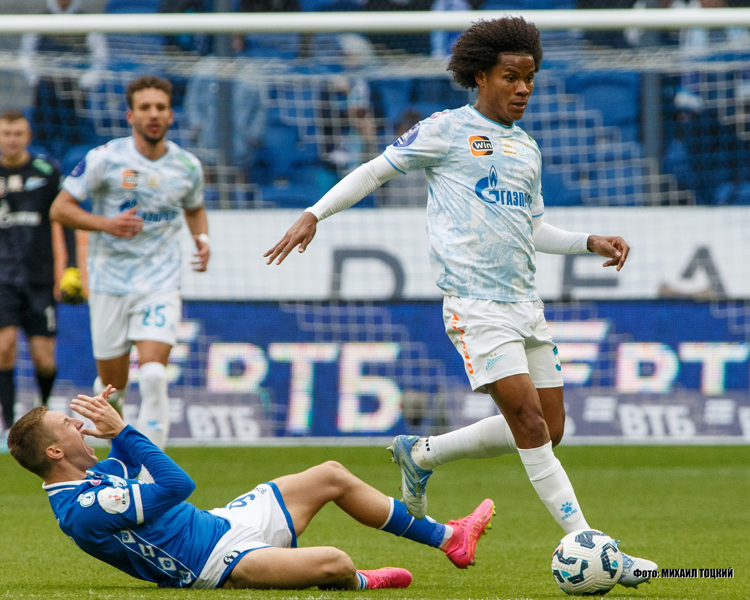 Фоторепортаж. РПЛ 26 тур. Динамо — Зенит. Михаил Тоцкий портретный и репортажный фотограф в Москве