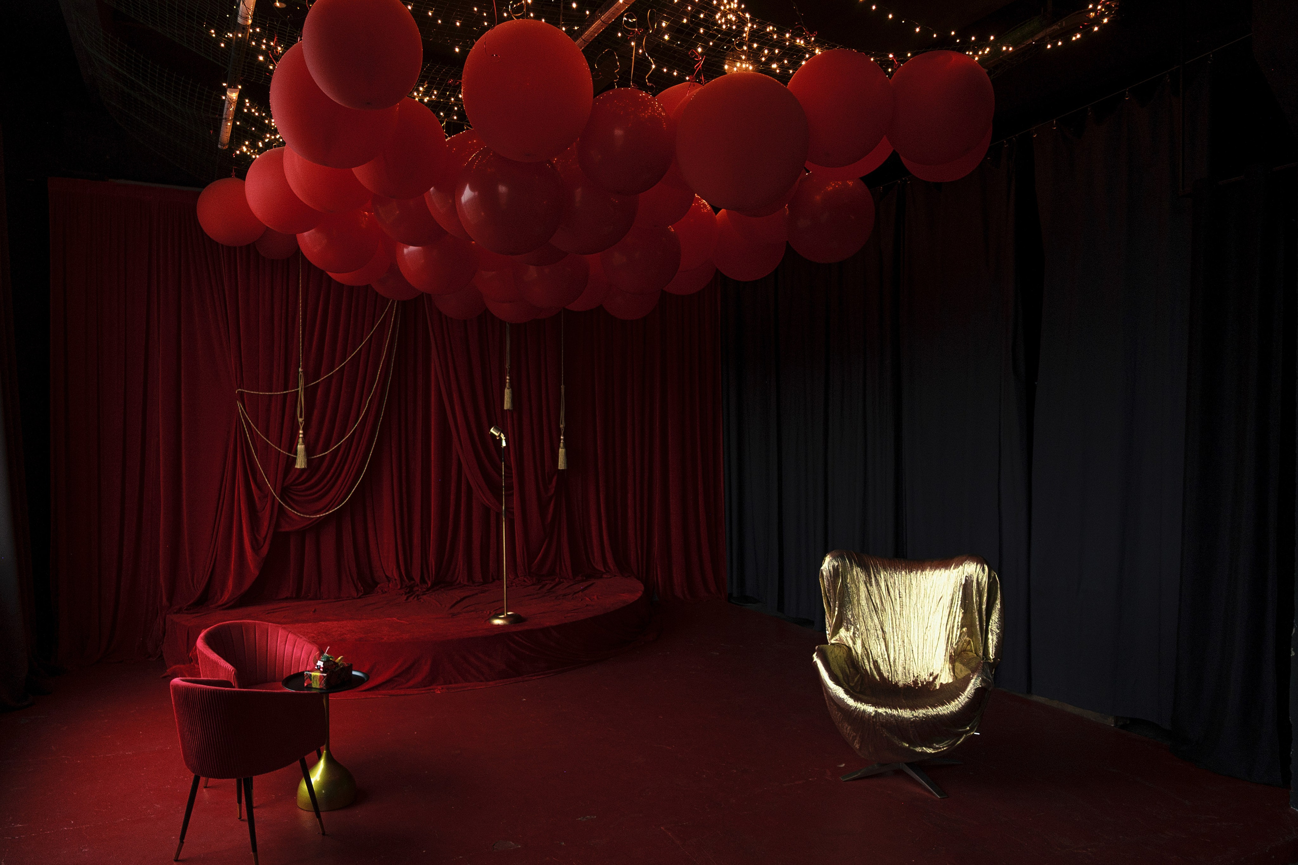 Павильон № 1 Кинобар от Новогодний 1500 руб. час. 5loft Фотостудия в Ижевске