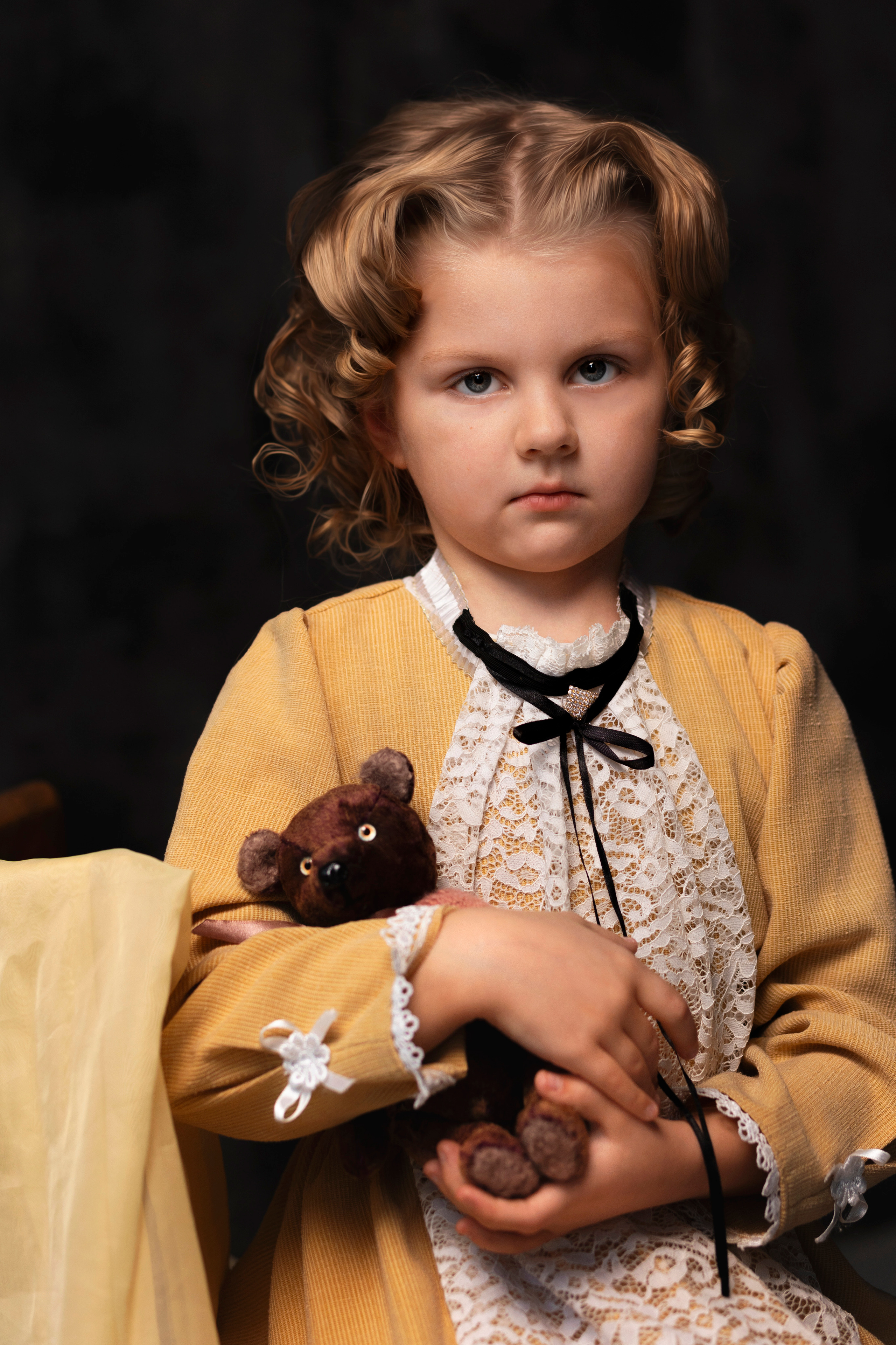 Портретная фотосессия Ангелина с мишкой. Художественный фотограф в Екатеринбурге Брук Мария
