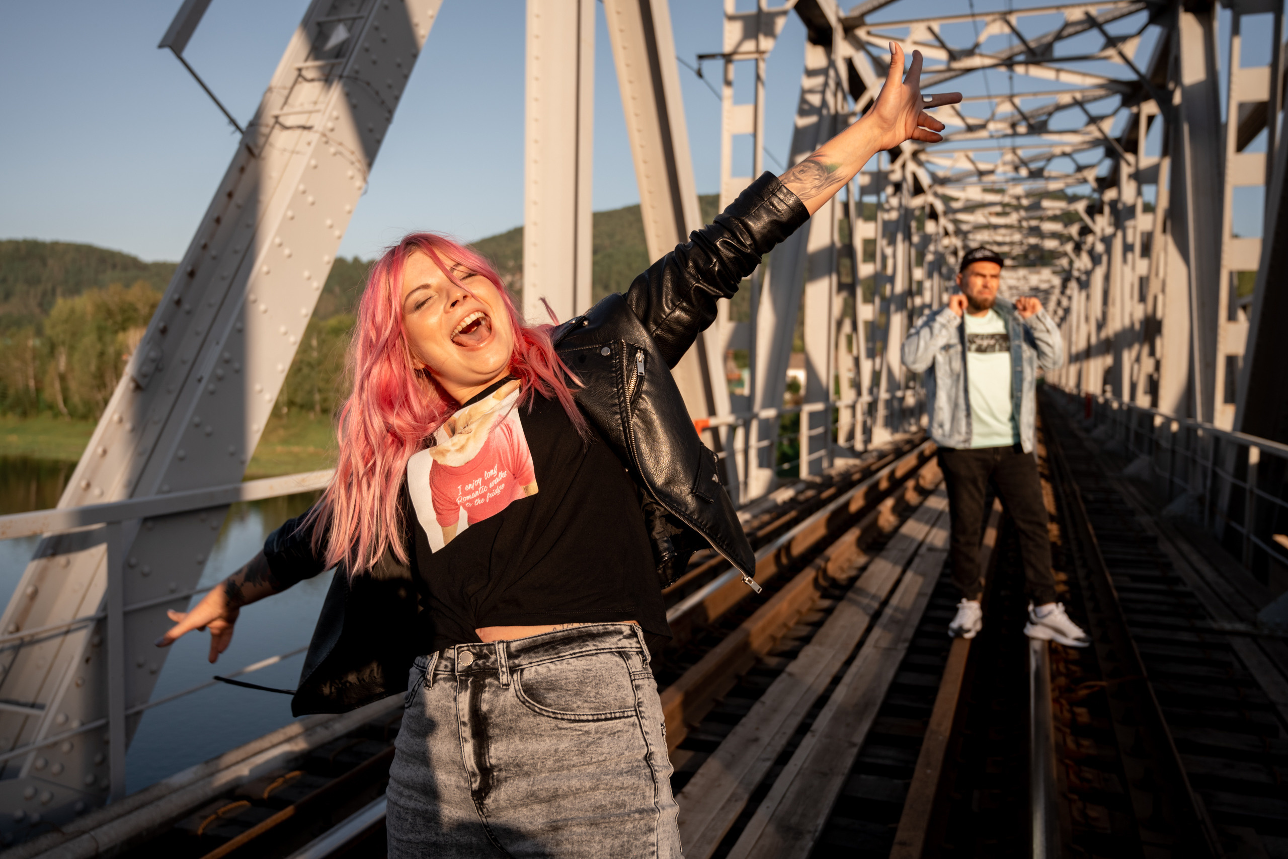 Лавстори на мосту в Красноярске