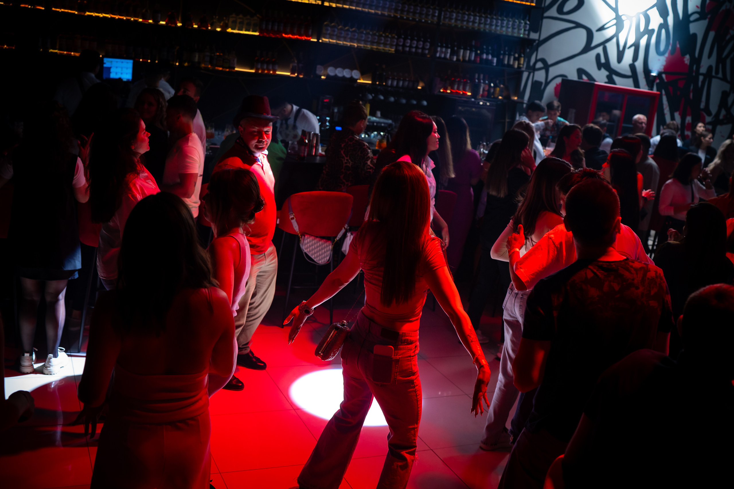 MOREART. Lounge Bar X.O