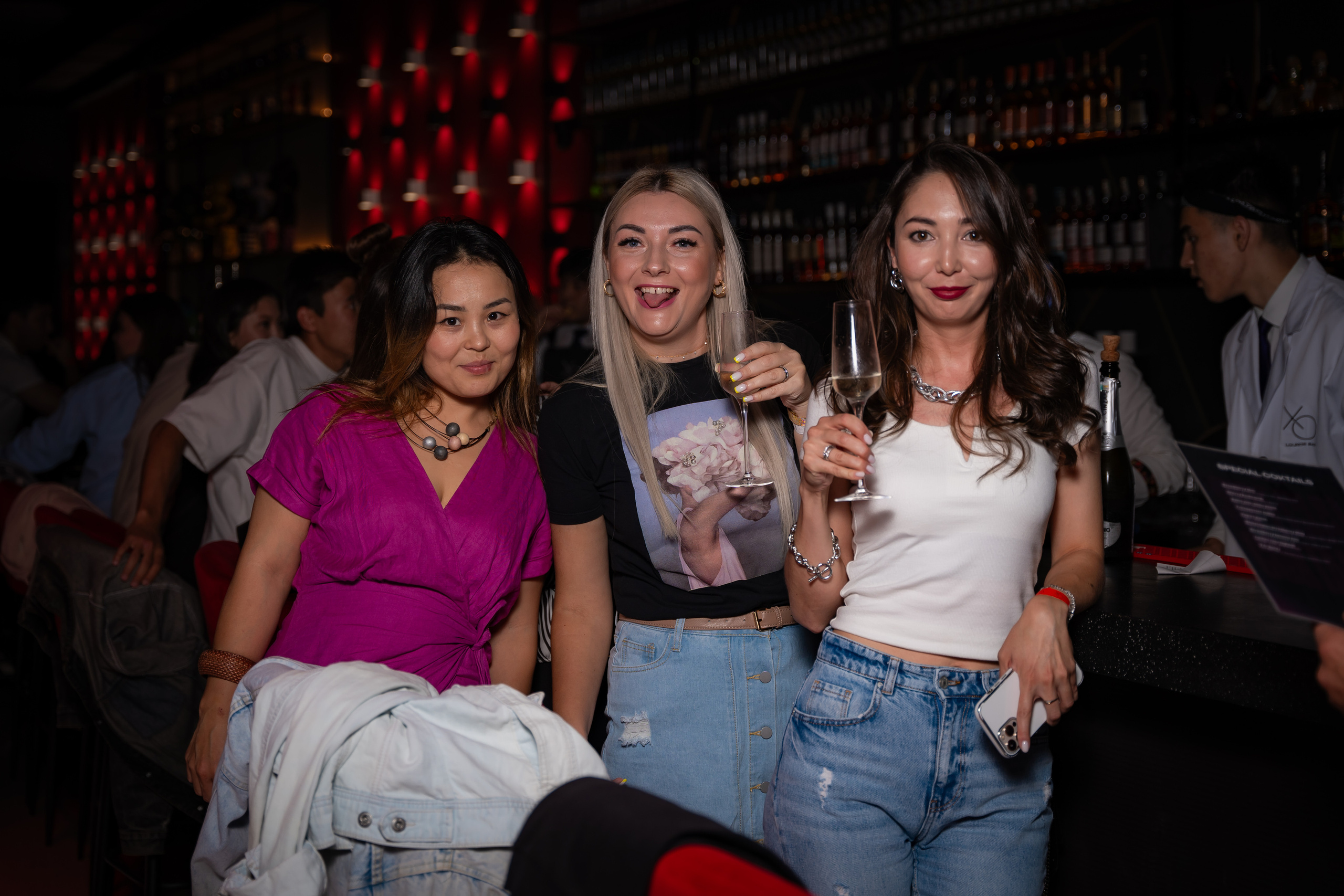 MOREART. Lounge Bar X.O