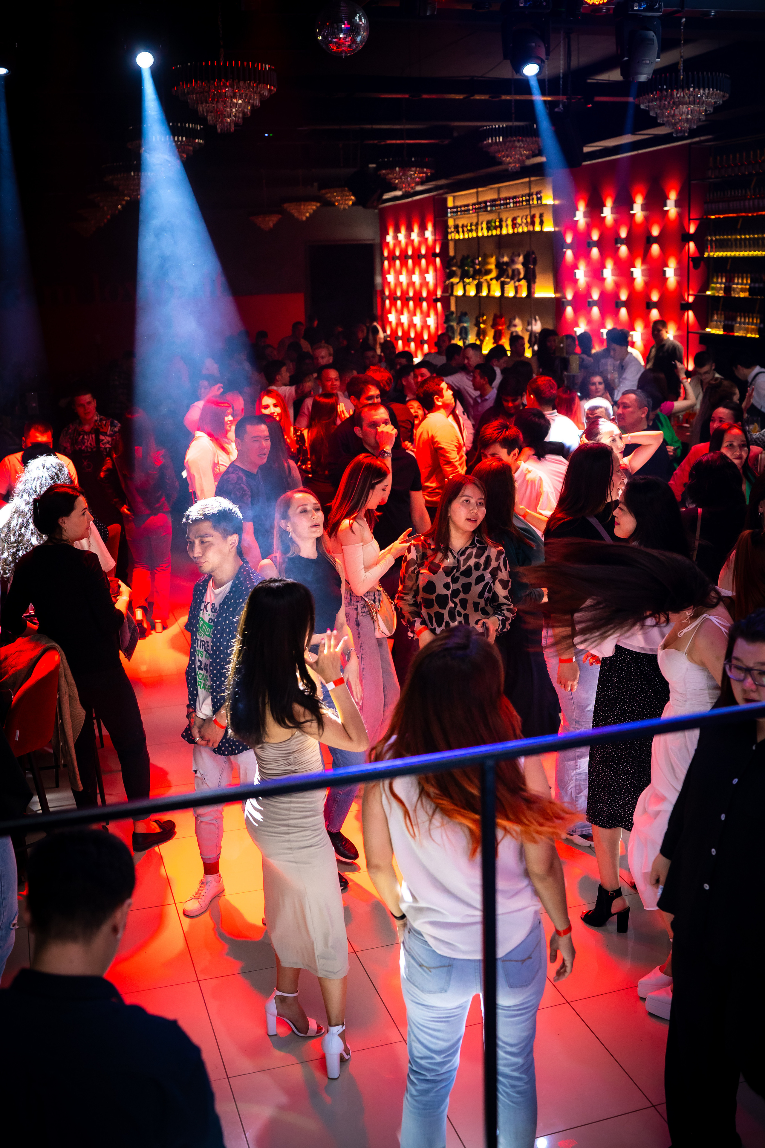 MOREART. Lounge Bar X.O