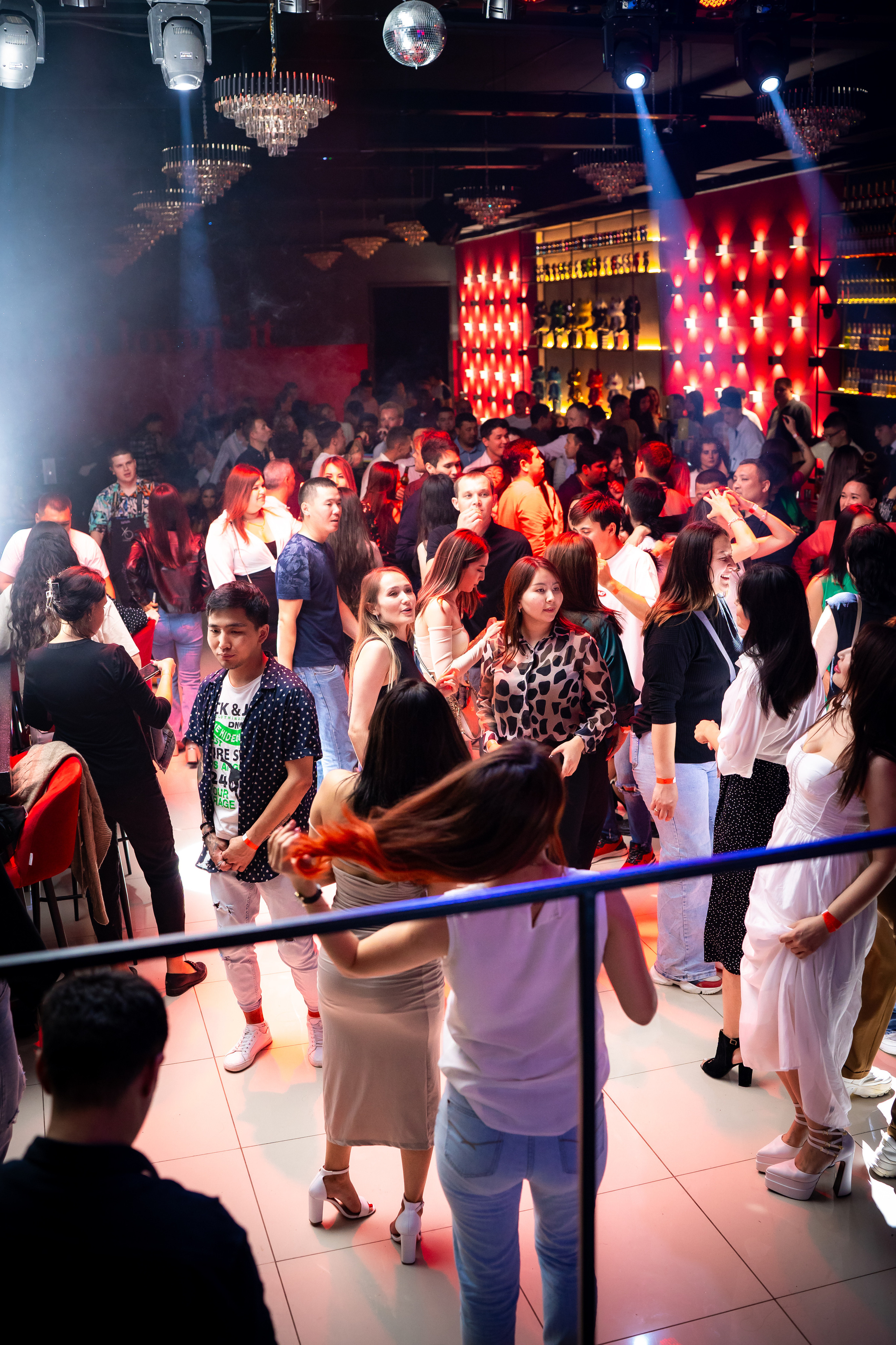 MOREART. Lounge Bar X.O