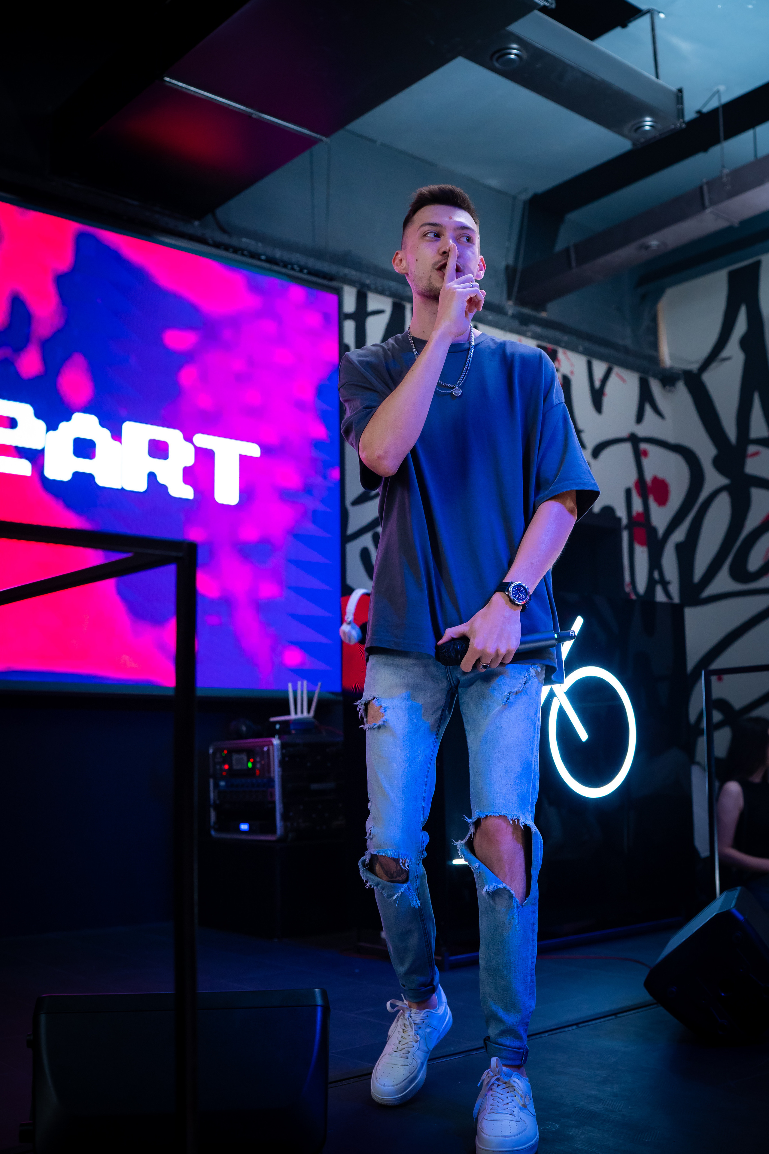 MOREART. Lounge Bar X.O