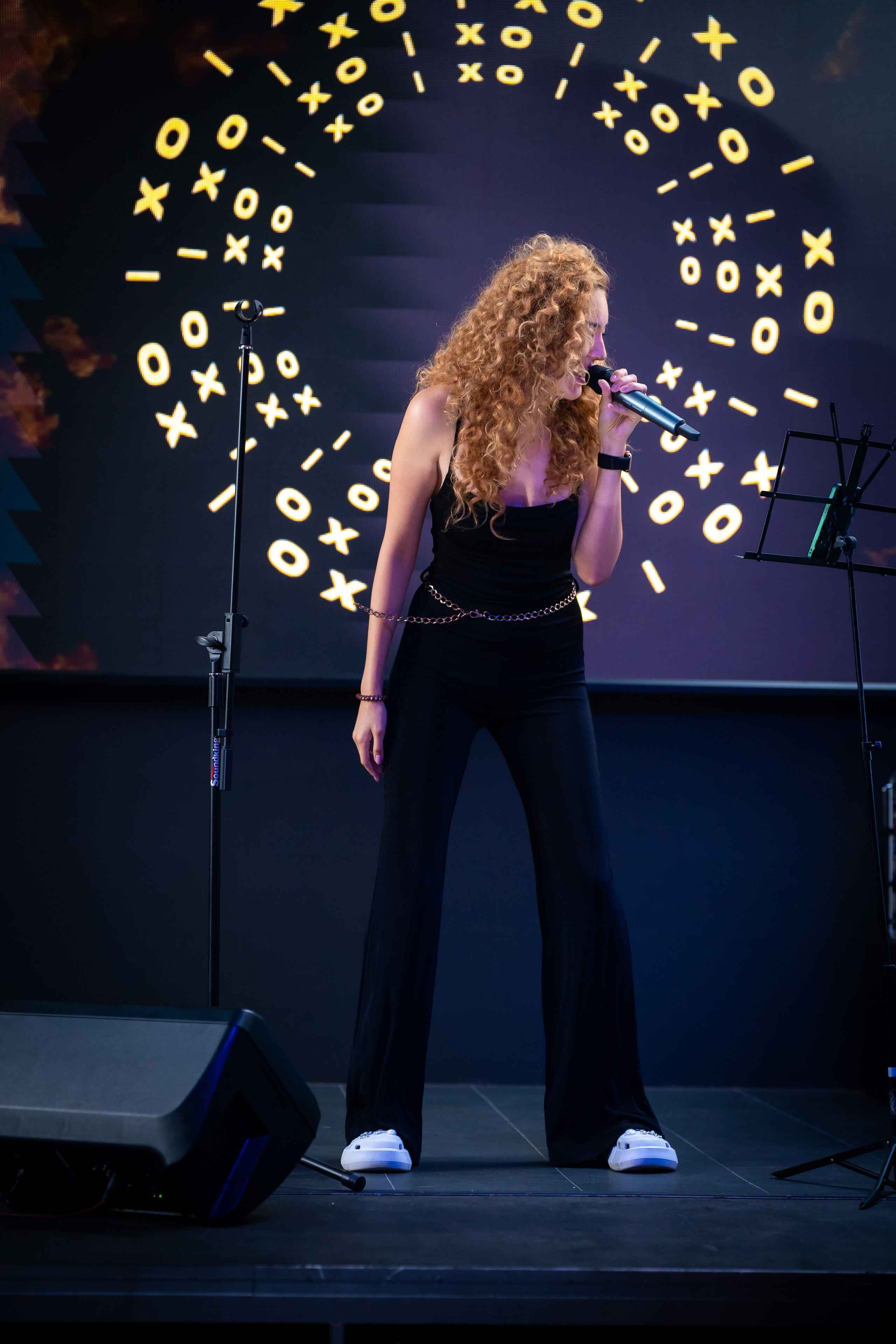 MOREART. Lounge Bar X.O